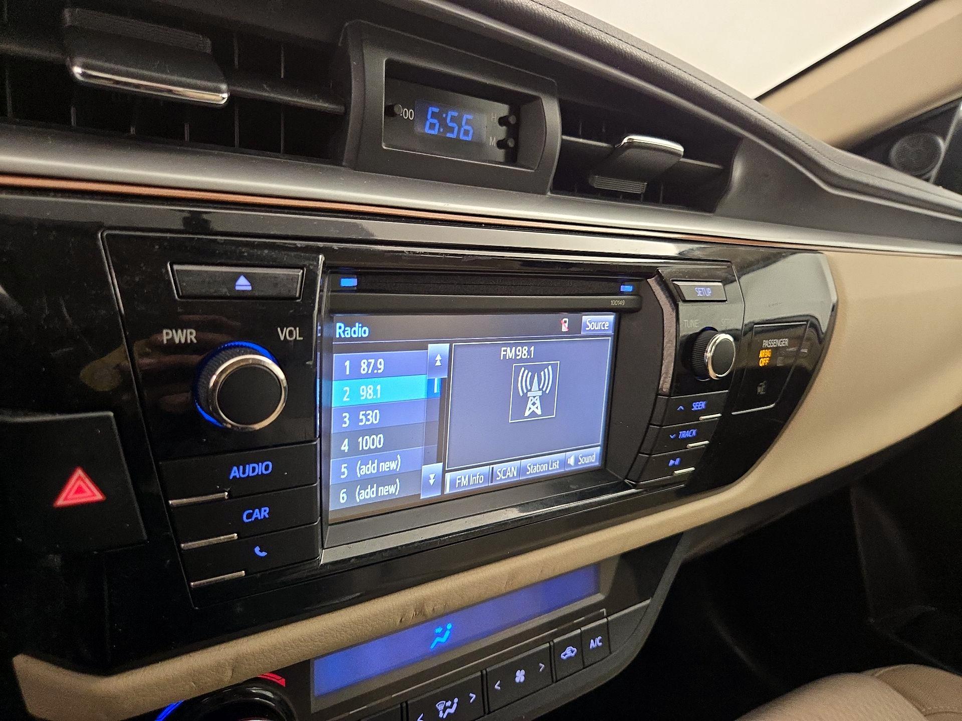 Thumbnail: 2015 Toyota Corolla - 15