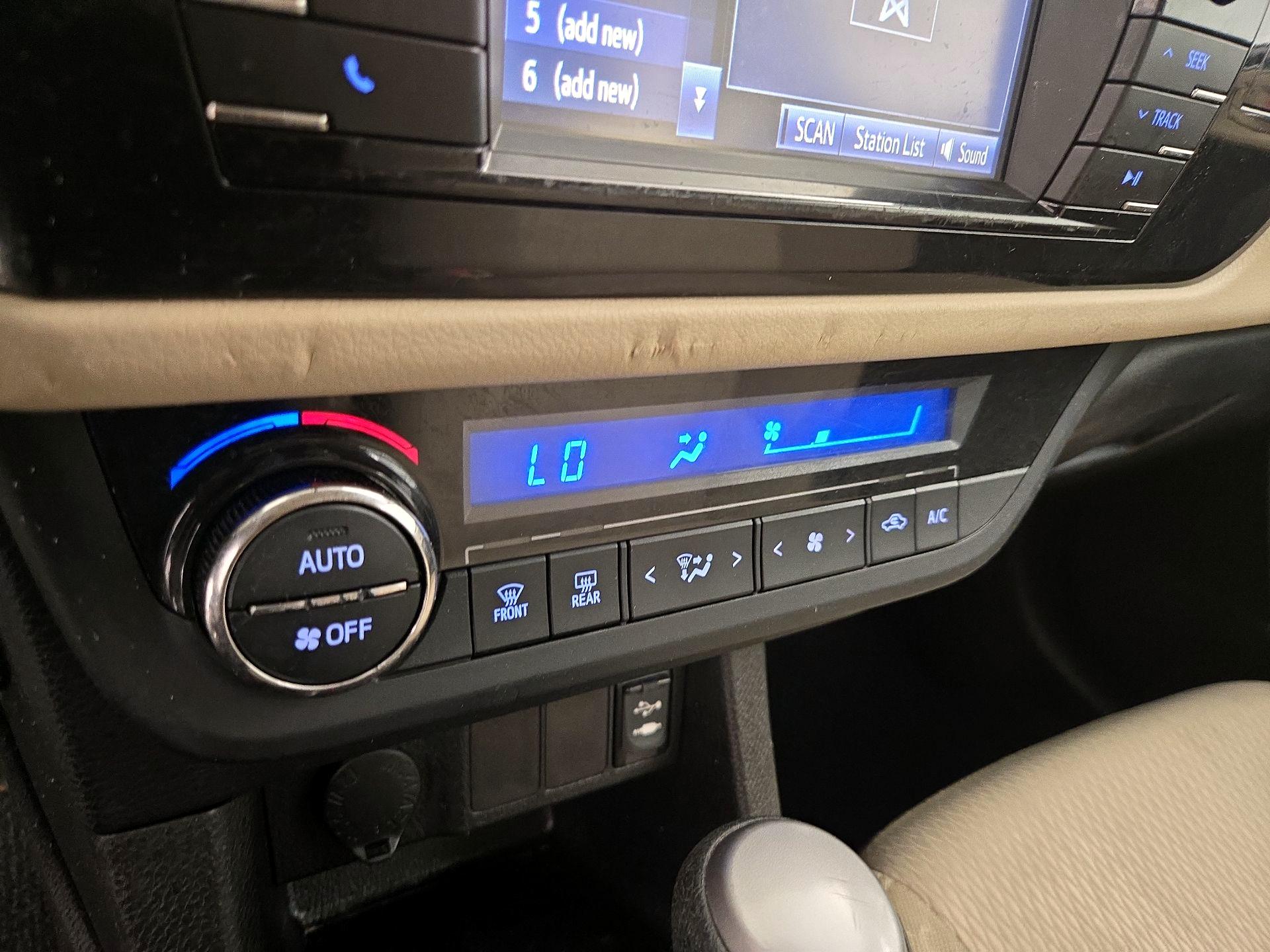 Thumbnail: 2015 Toyota Corolla - 16