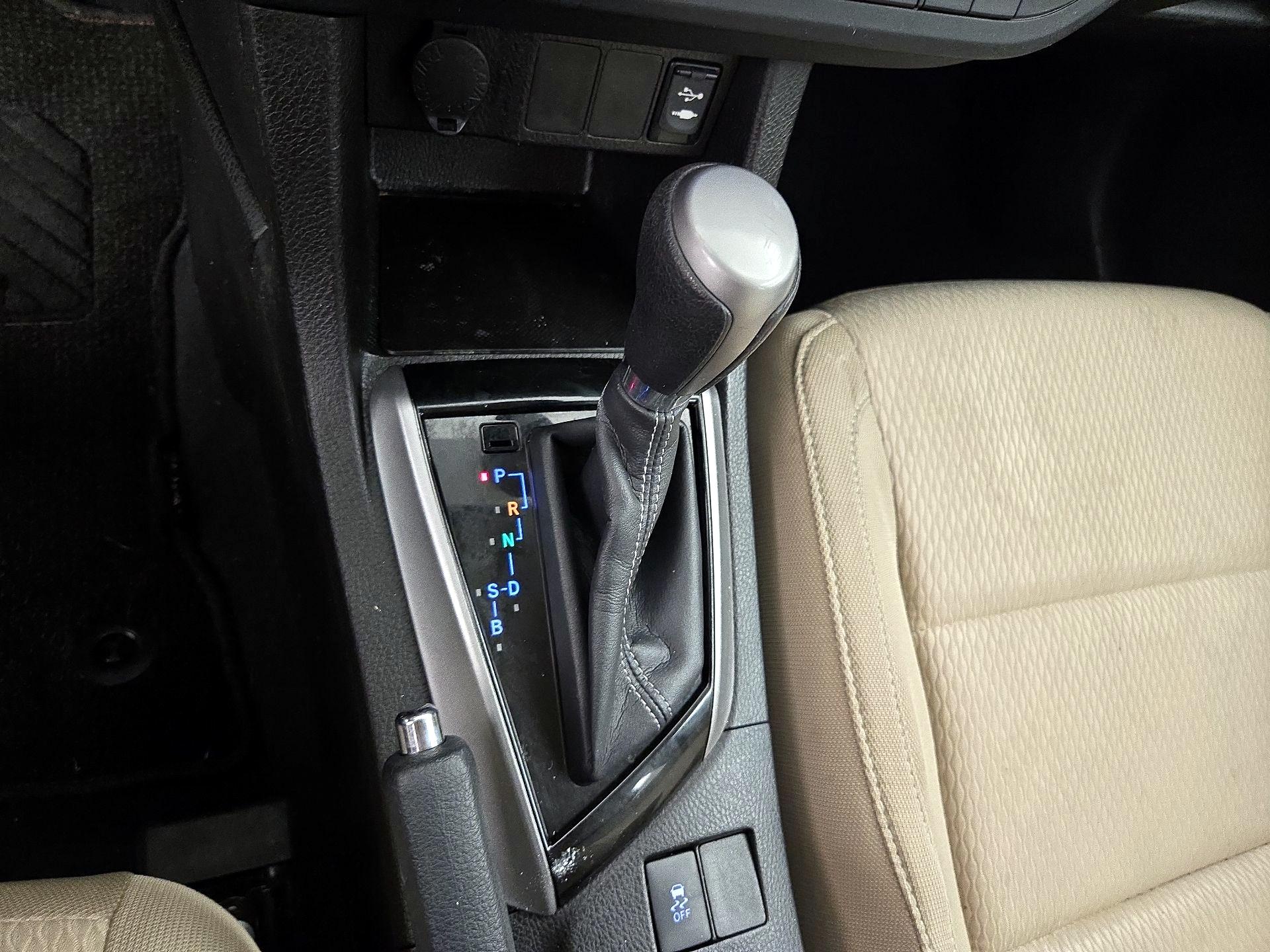 Thumbnail: 2015 Toyota Corolla - 17