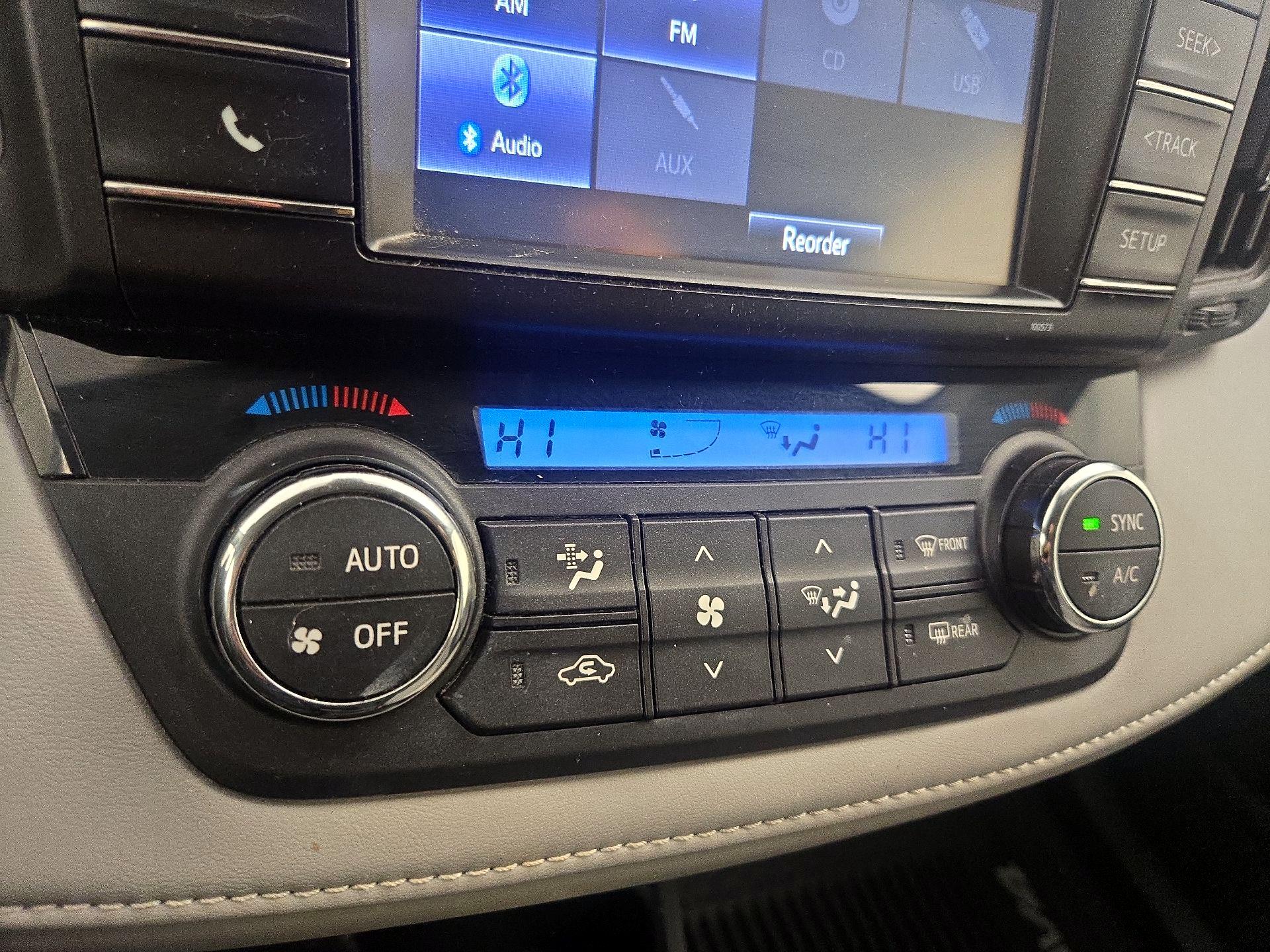 Thumbnail: 2018 Toyota RAV4 - 16