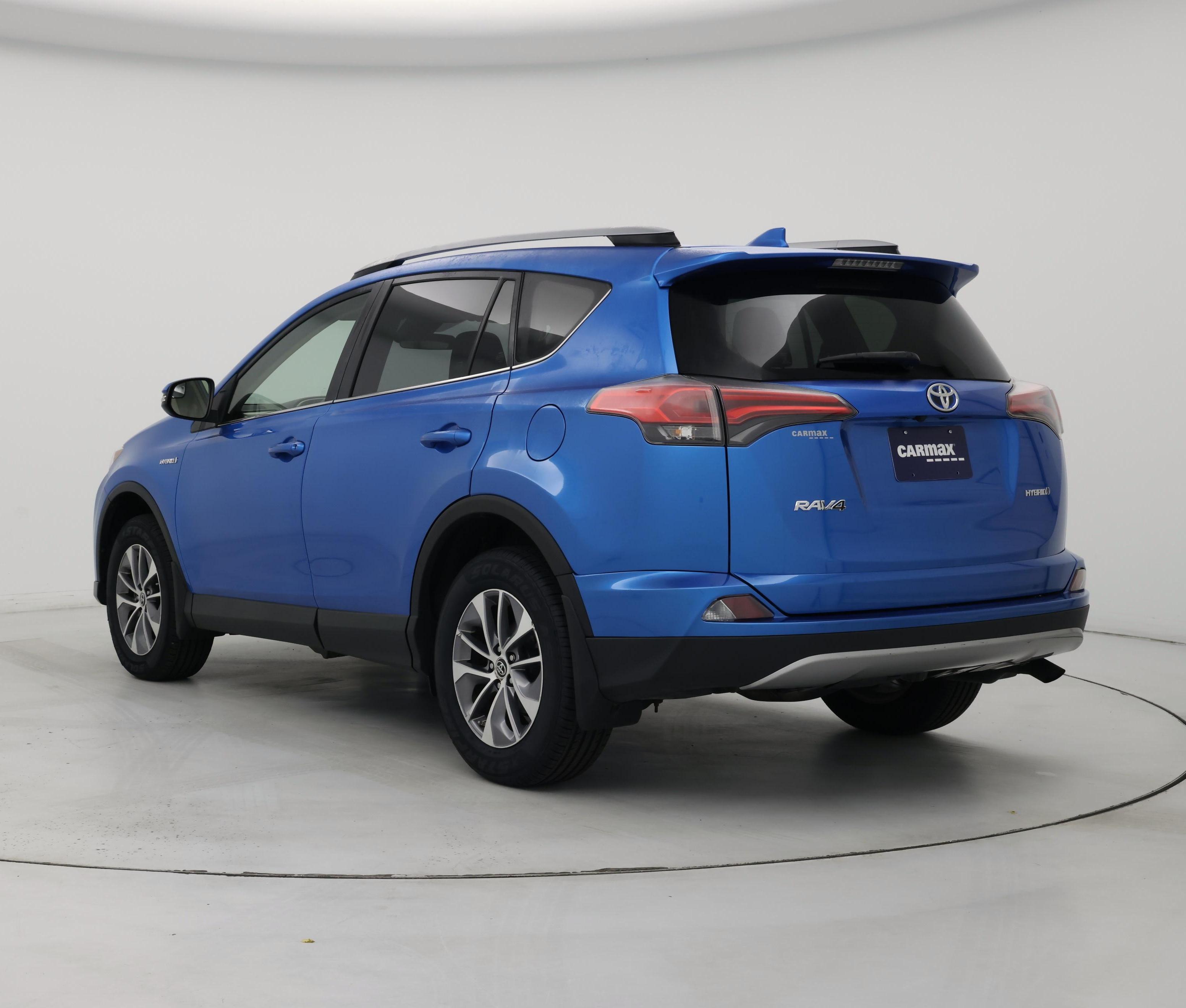 Thumbnail: 2018 Toyota RAV4 - 2