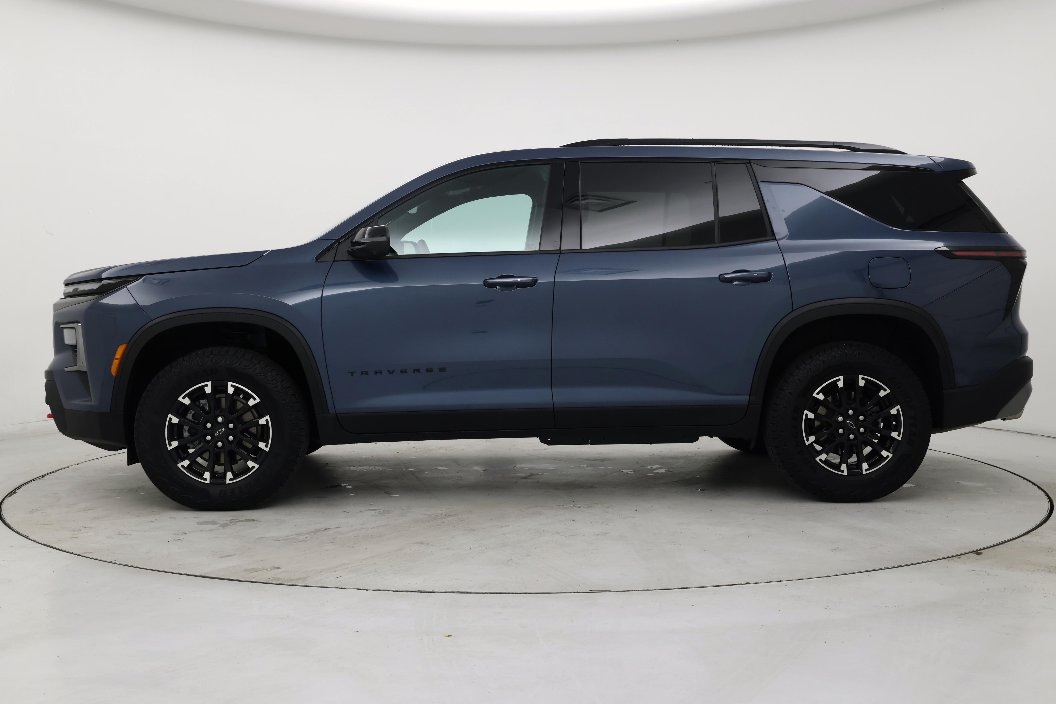 Thumbnail: 2026 Chevrolet Traverse - 3