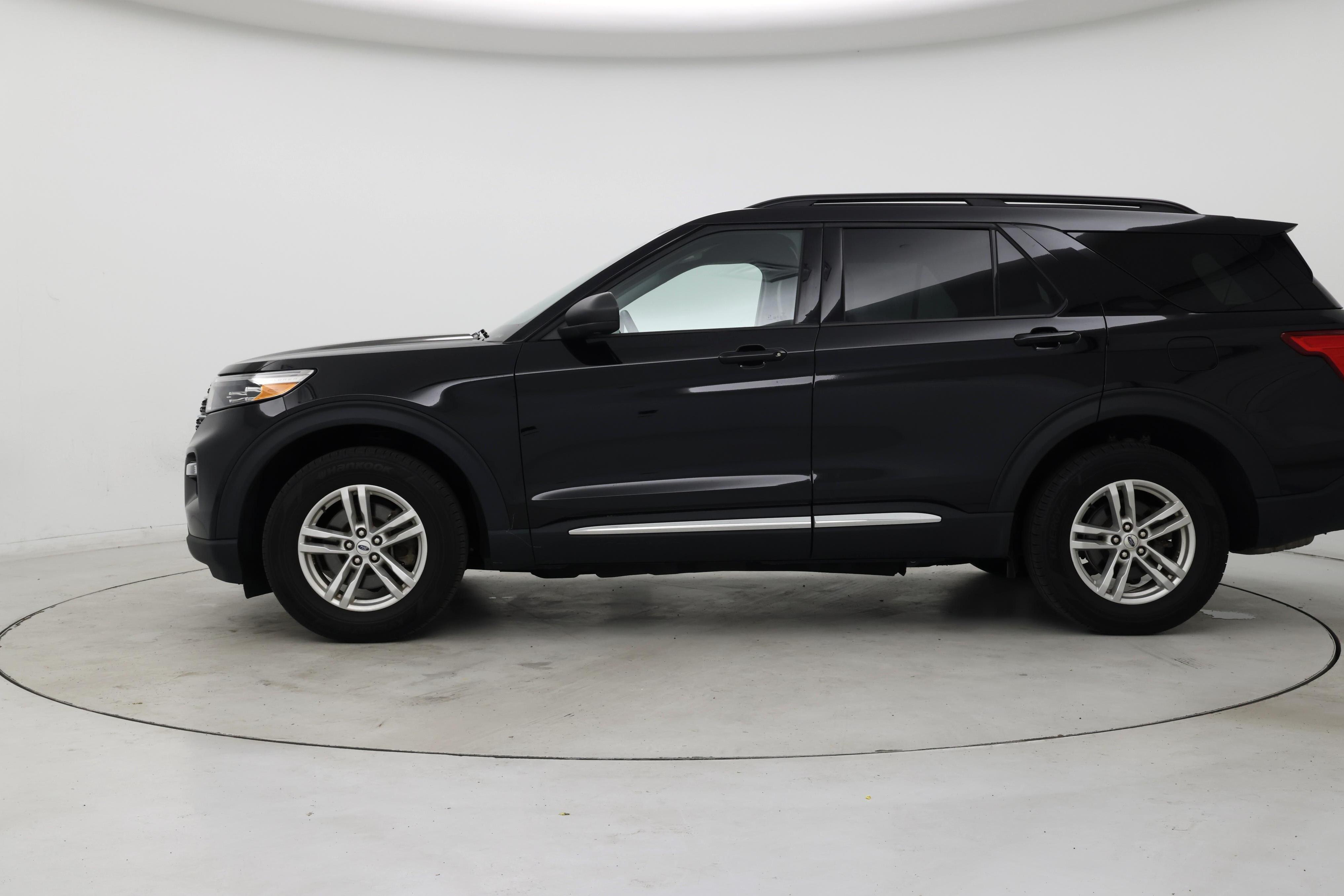 Thumbnail: 2022 Ford Explorer - 3