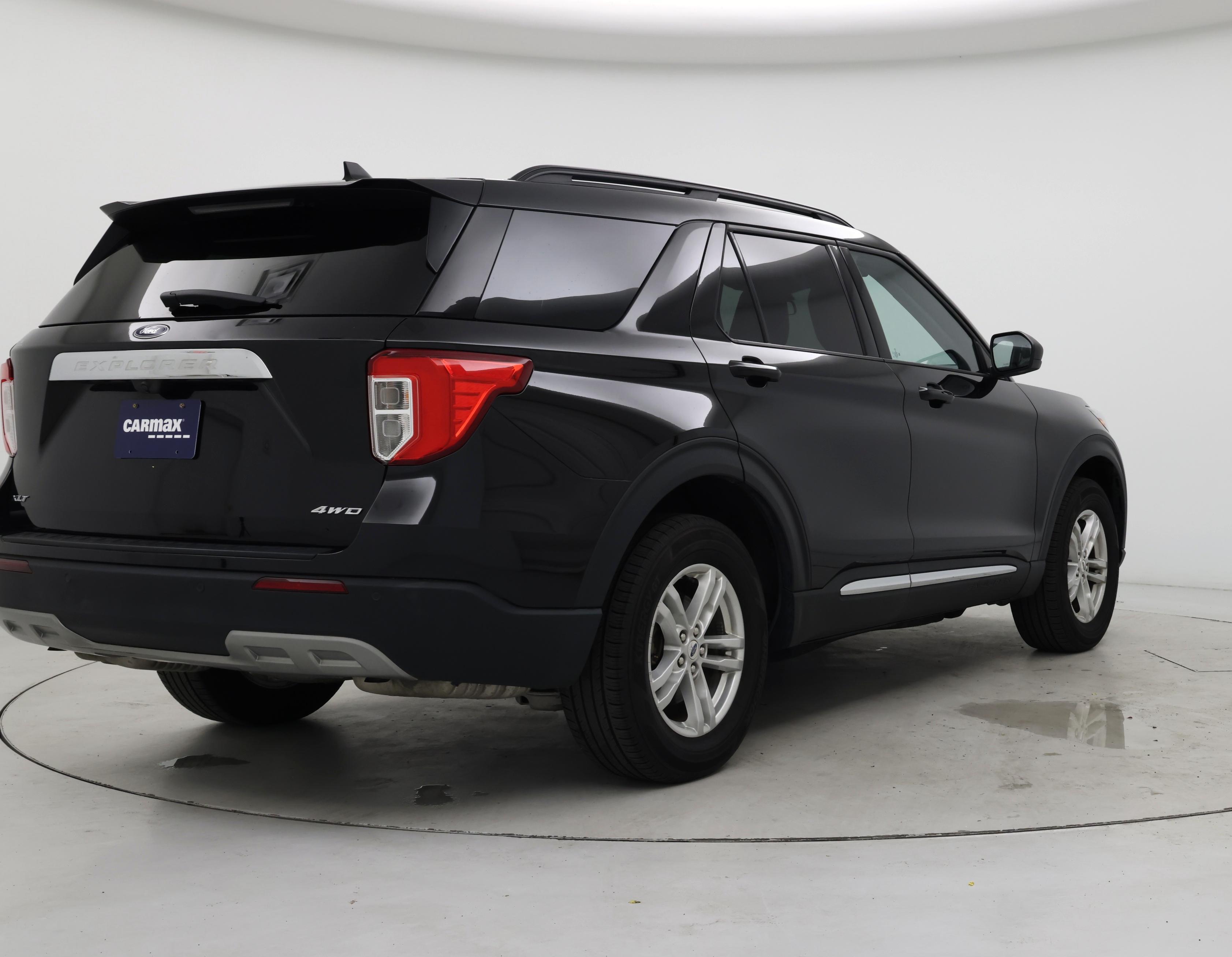 Thumbnail: 2022 Ford Explorer - 8