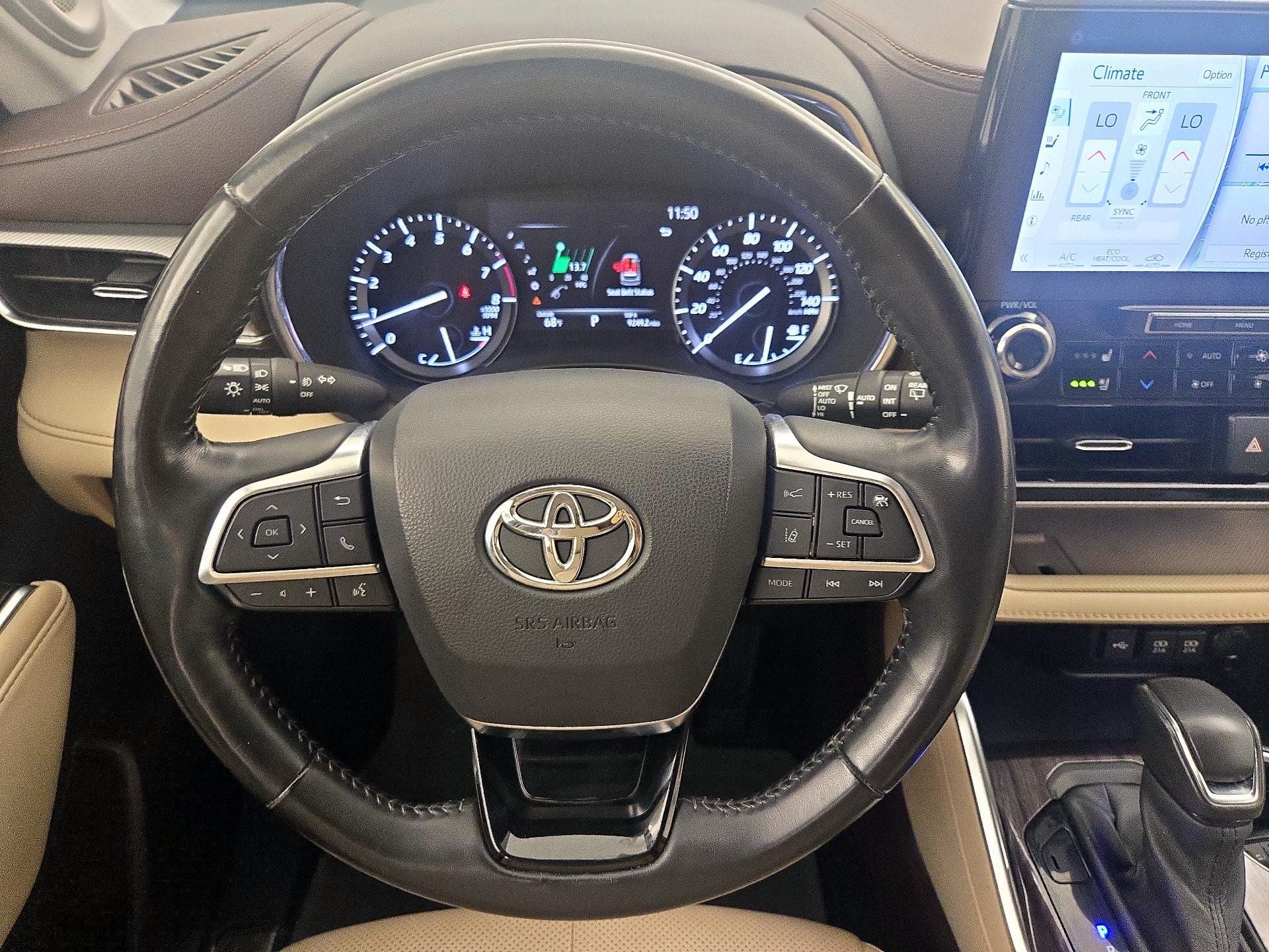 Thumbnail: 2020 Toyota Highlander - 10