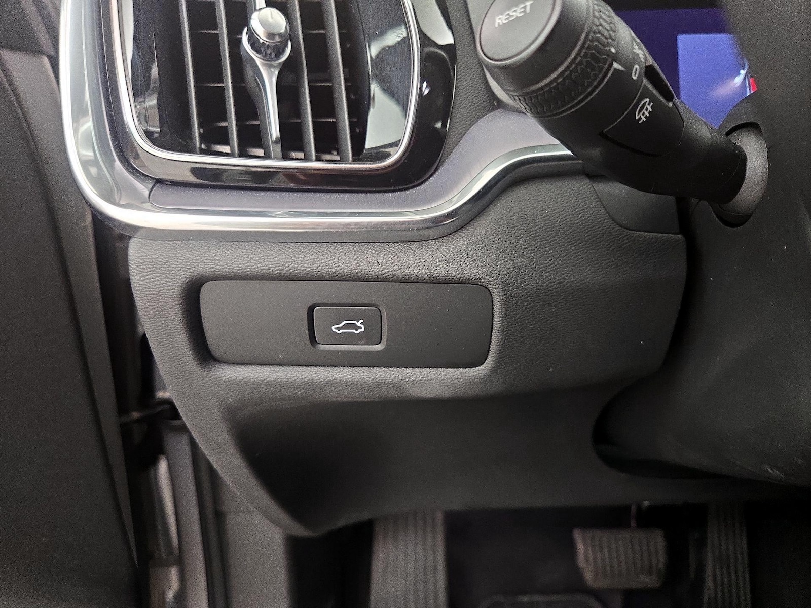 2024 Volvo S60 Core - Photo 14