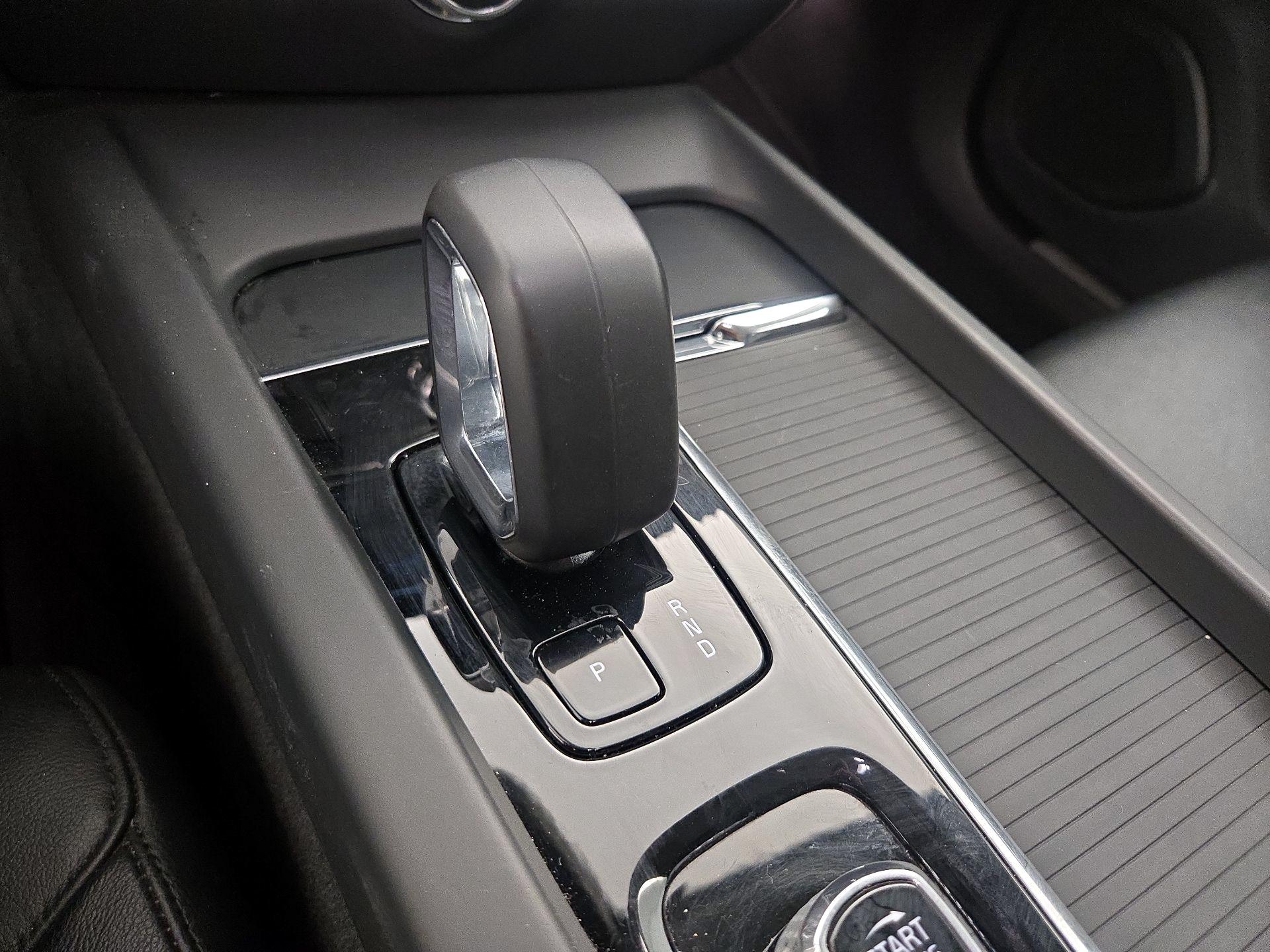 Thumbnail: 2024 Volvo S60 - 18