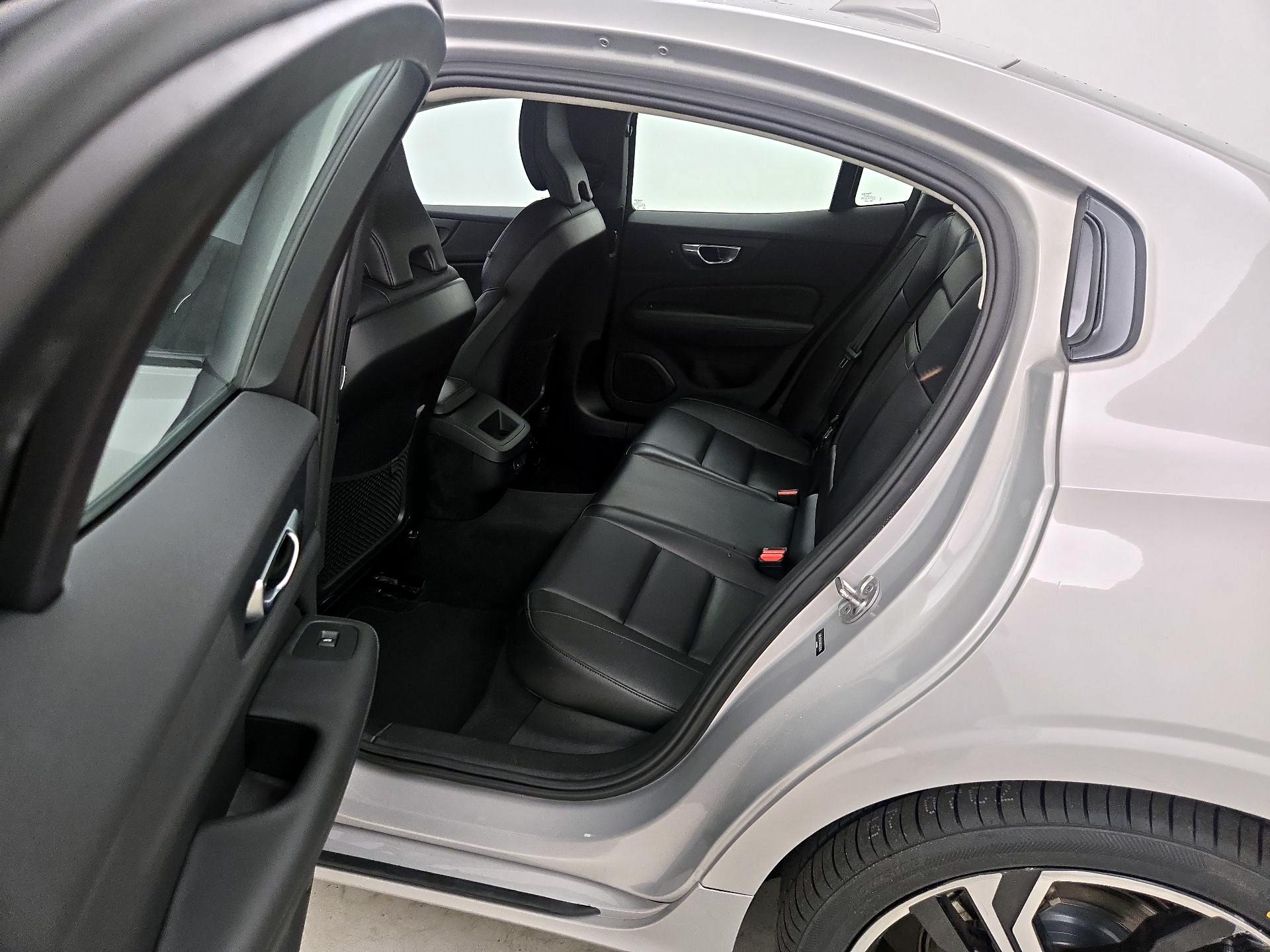 Thumbnail: 2024 Volvo S60 - 20
