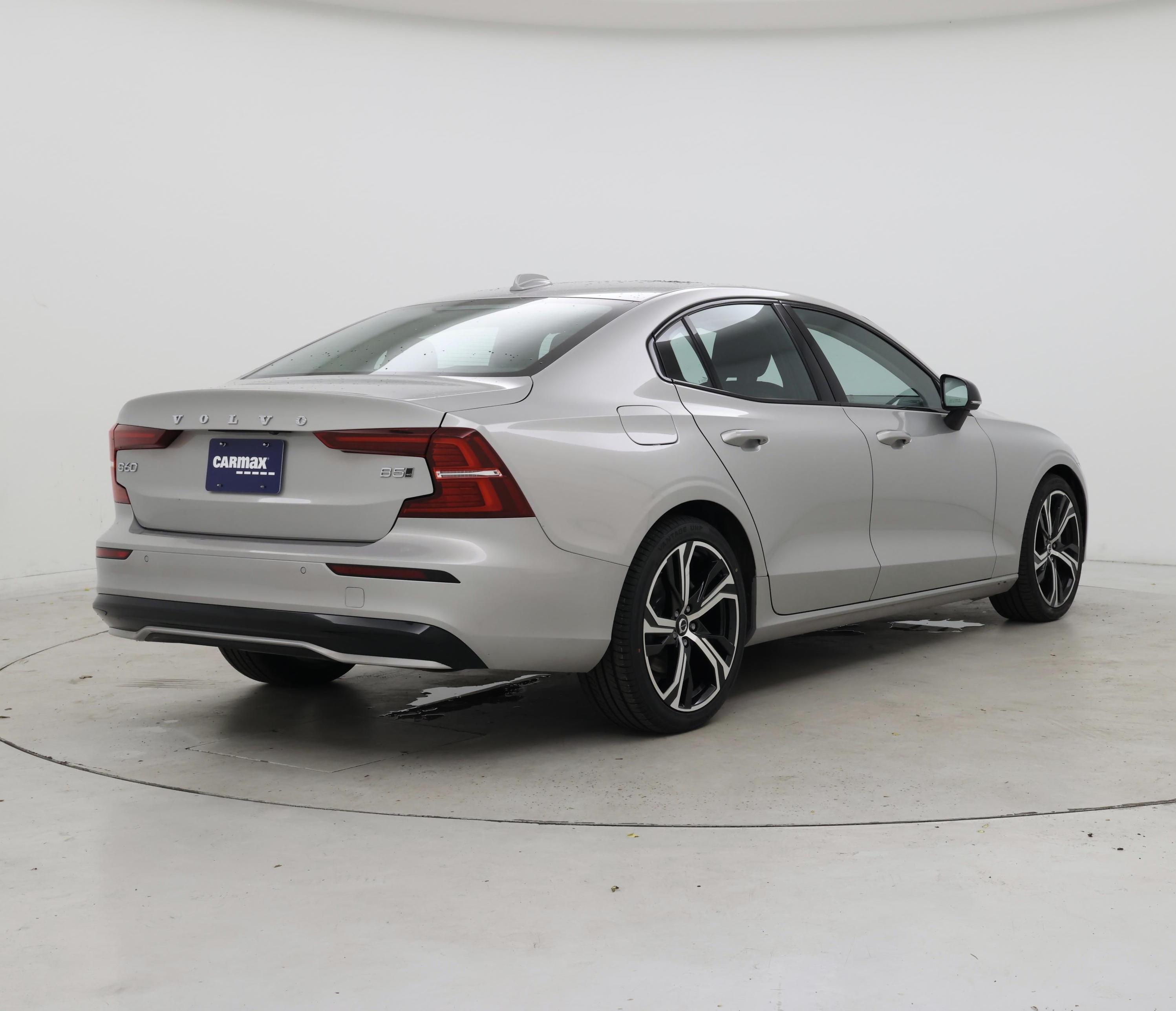 Thumbnail: 2024 Volvo S60 - 8