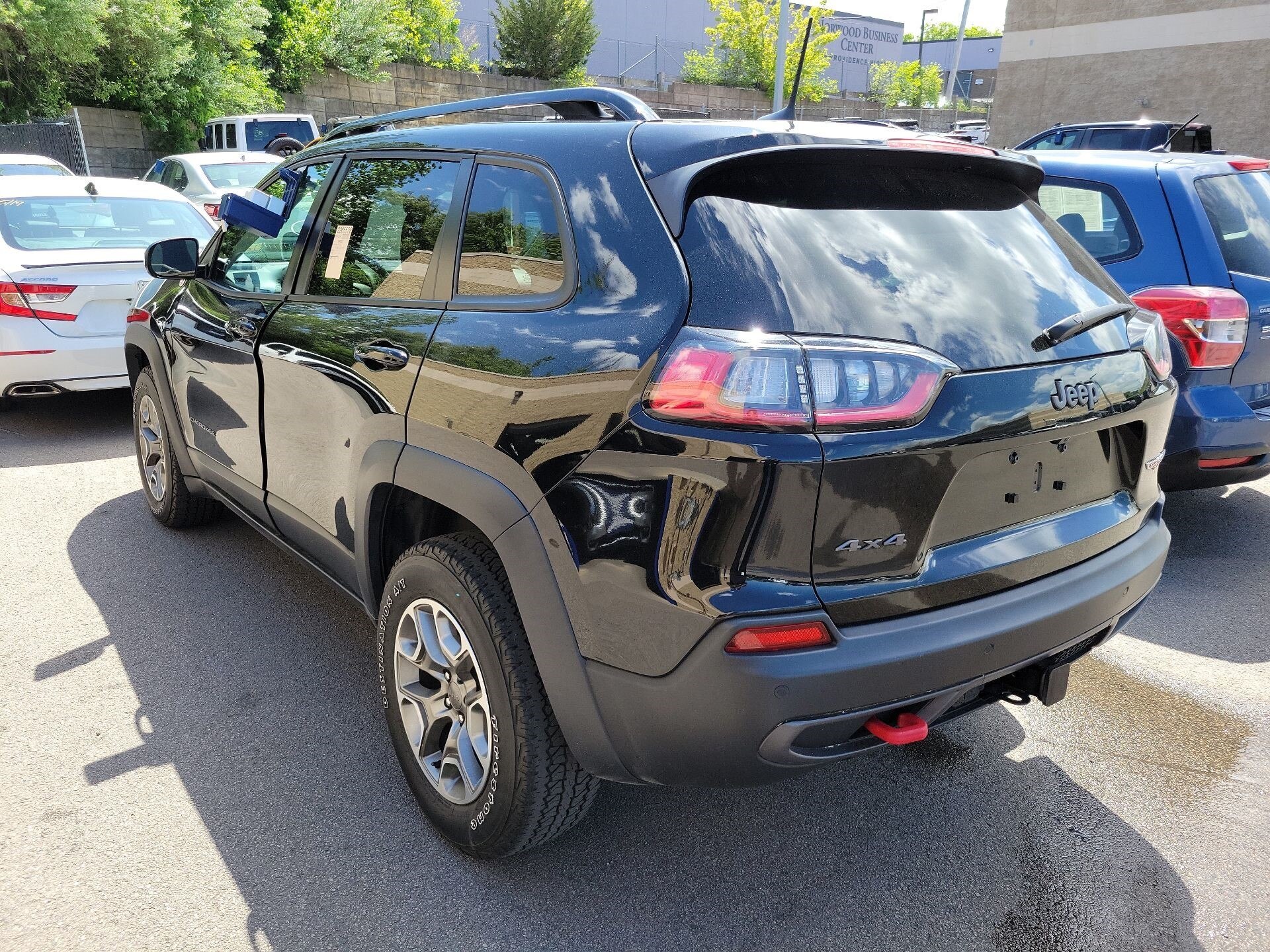 Thumbnail: 2022 Jeep Cherokee - 4