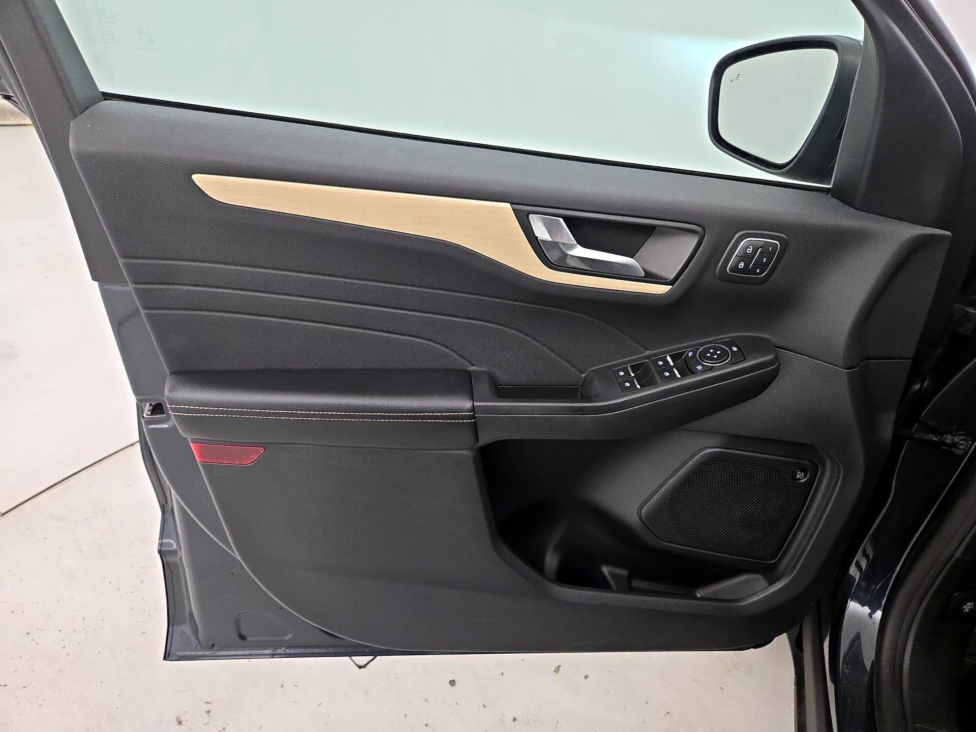 Thumbnail: 2022 Ford Escape - 12