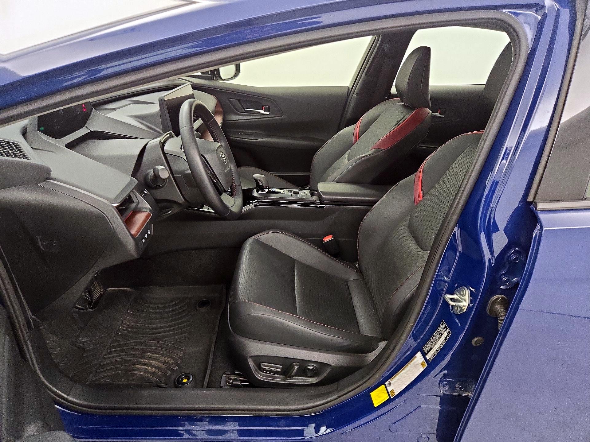 Thumbnail: 2024 Toyota Prius Prime - 11