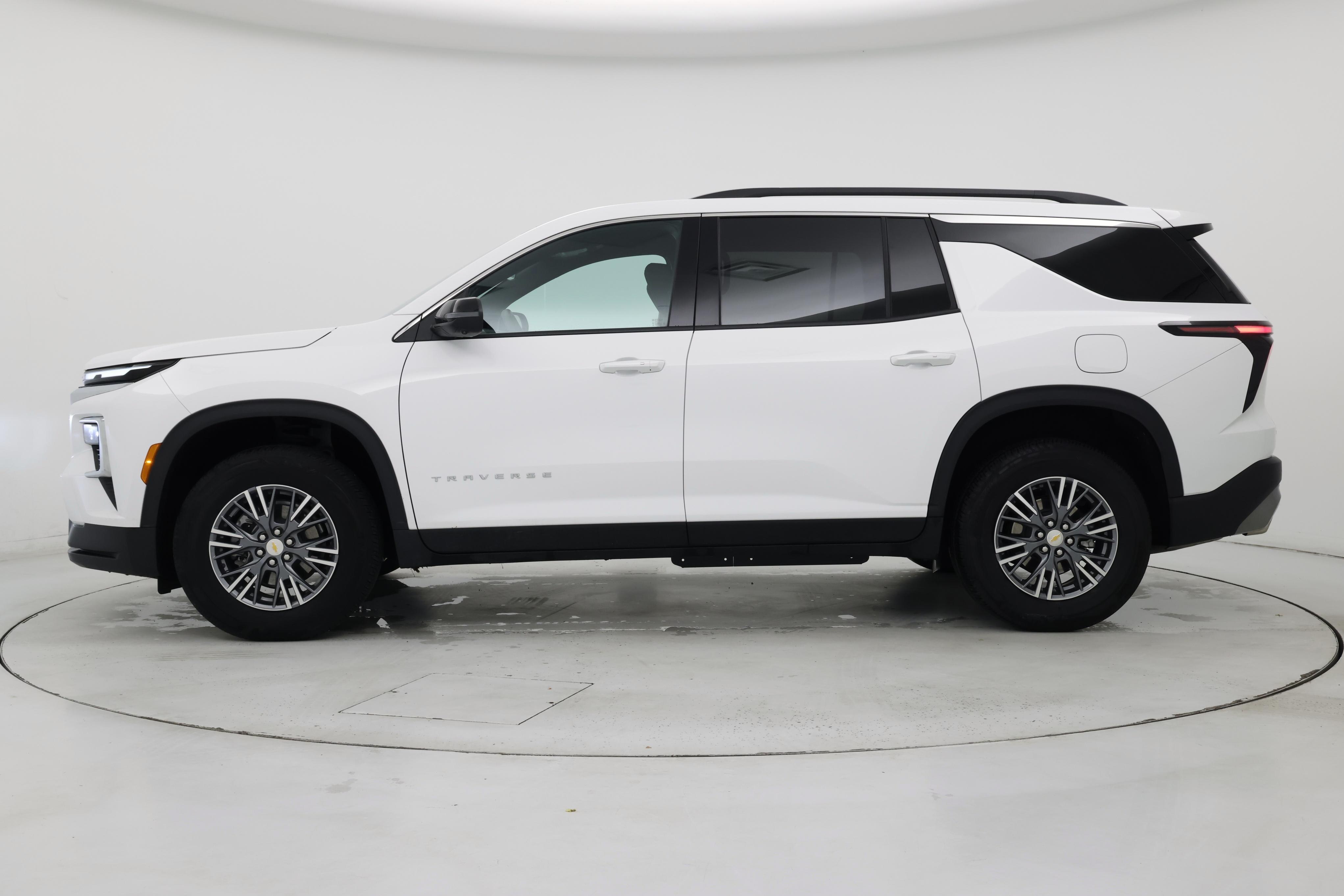 Thumbnail: 2025 Chevrolet Traverse - 3