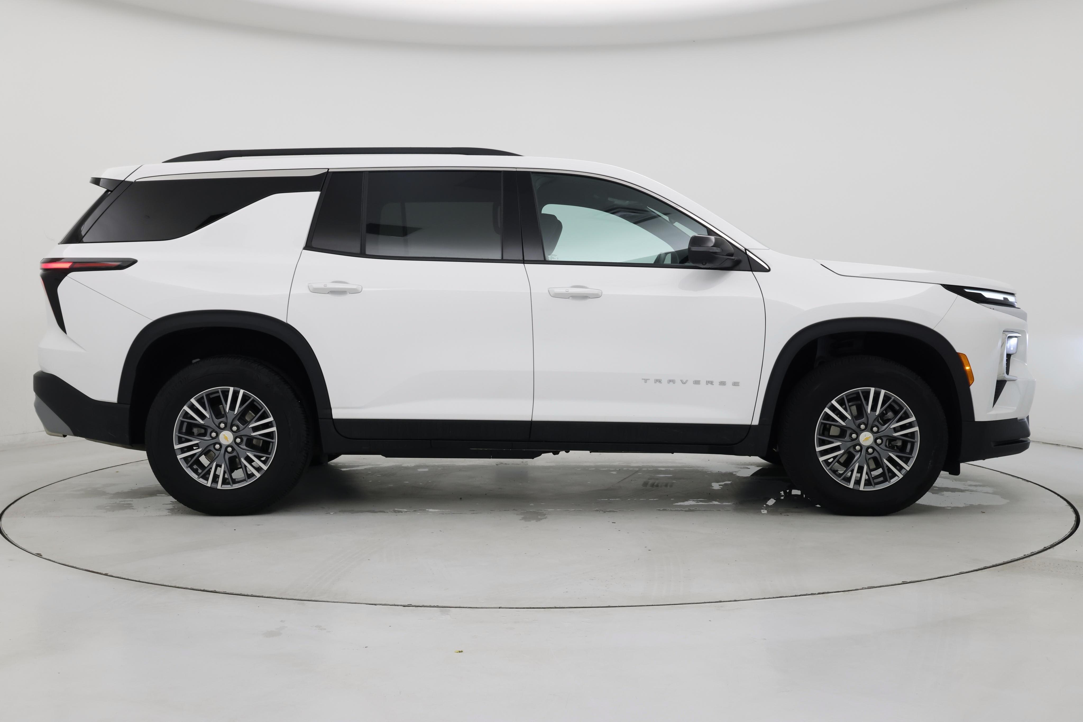 Thumbnail: 2025 Chevrolet Traverse - 7