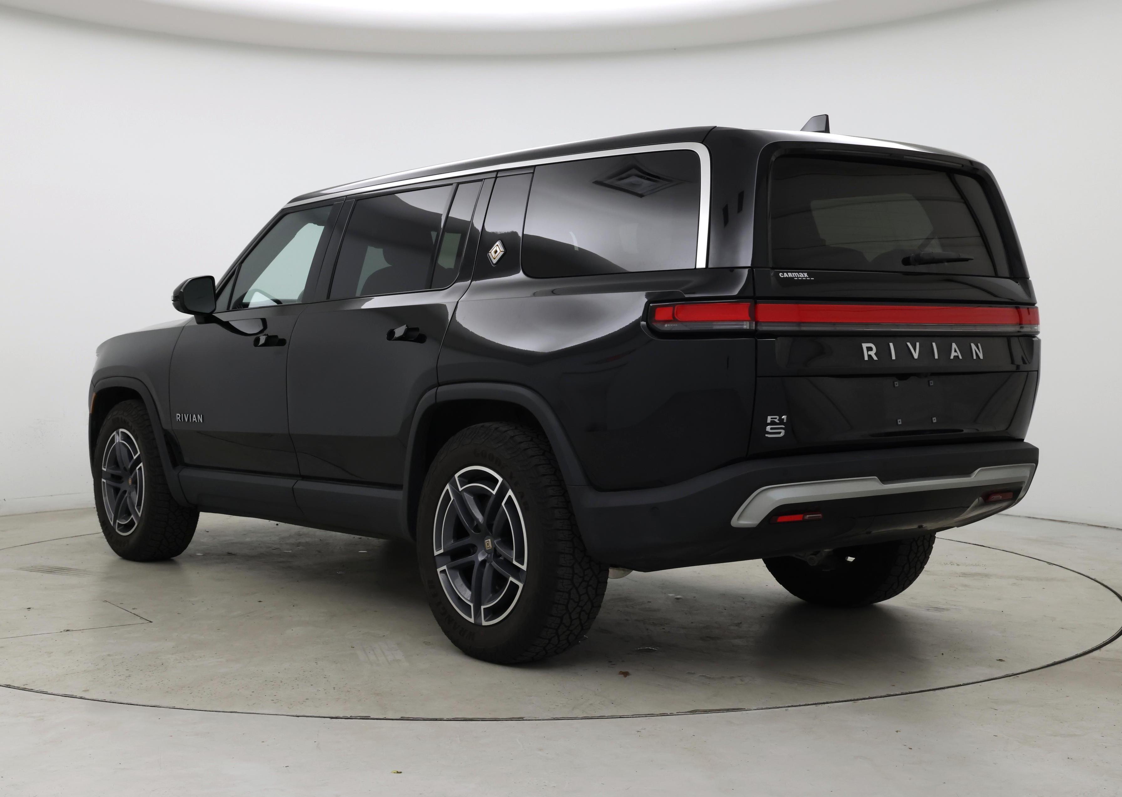 Thumbnail: 2025 Rivian R1S - 2