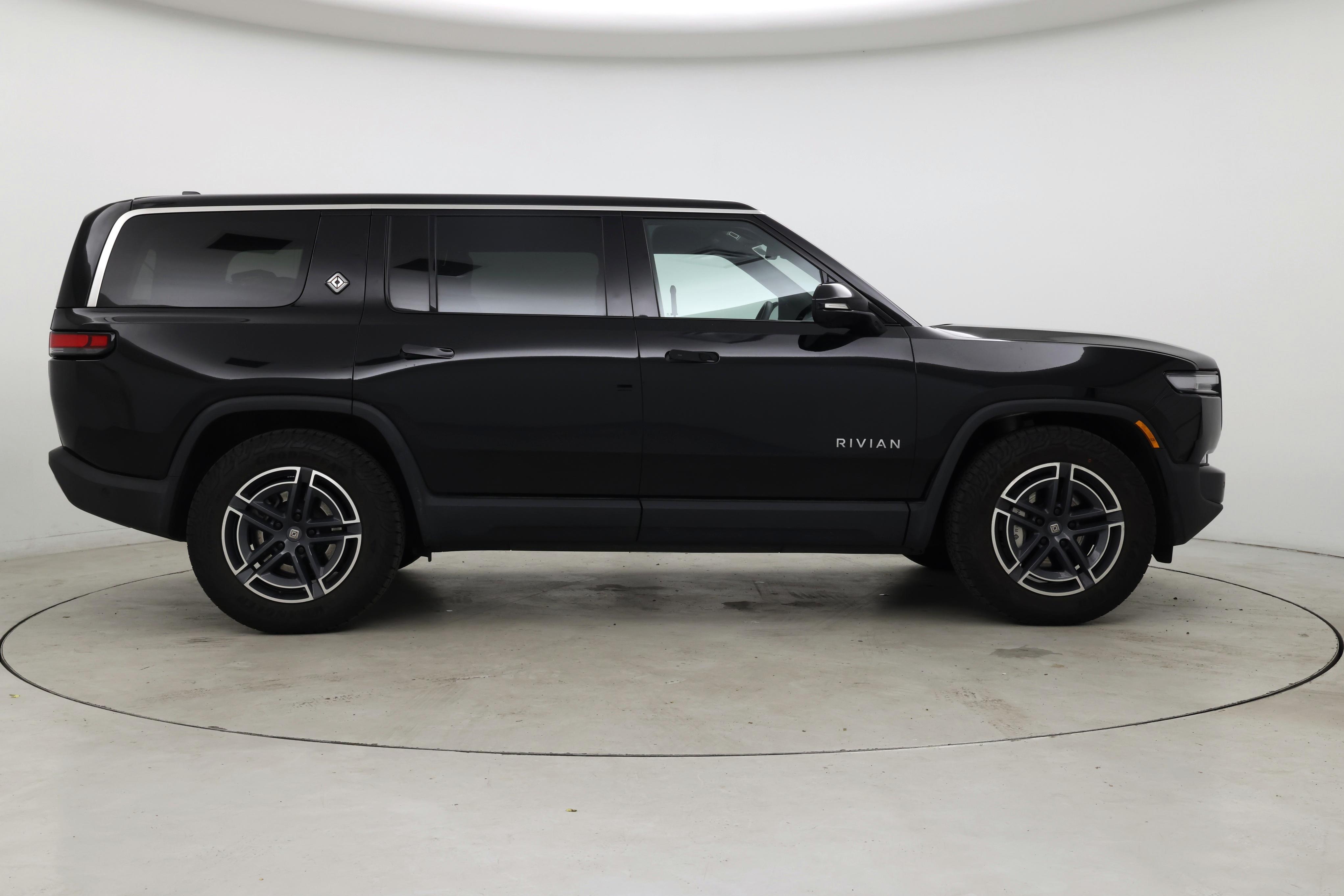 Thumbnail: 2025 Rivian R1S - 7