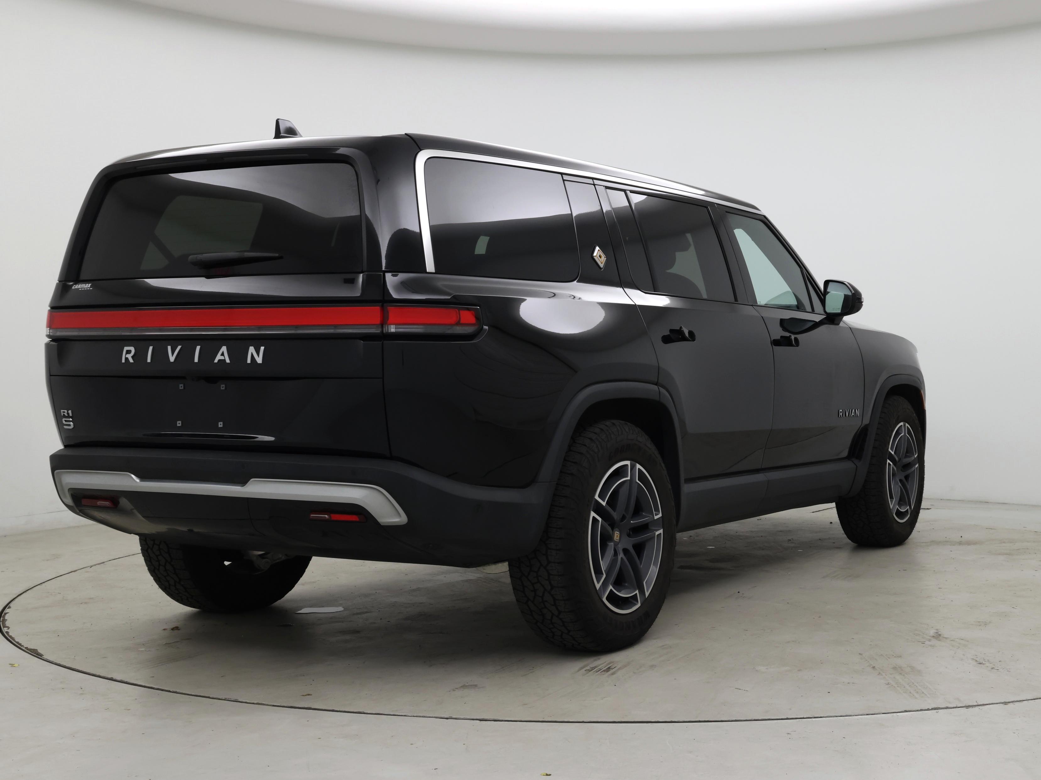 Thumbnail: 2025 Rivian R1S - 8