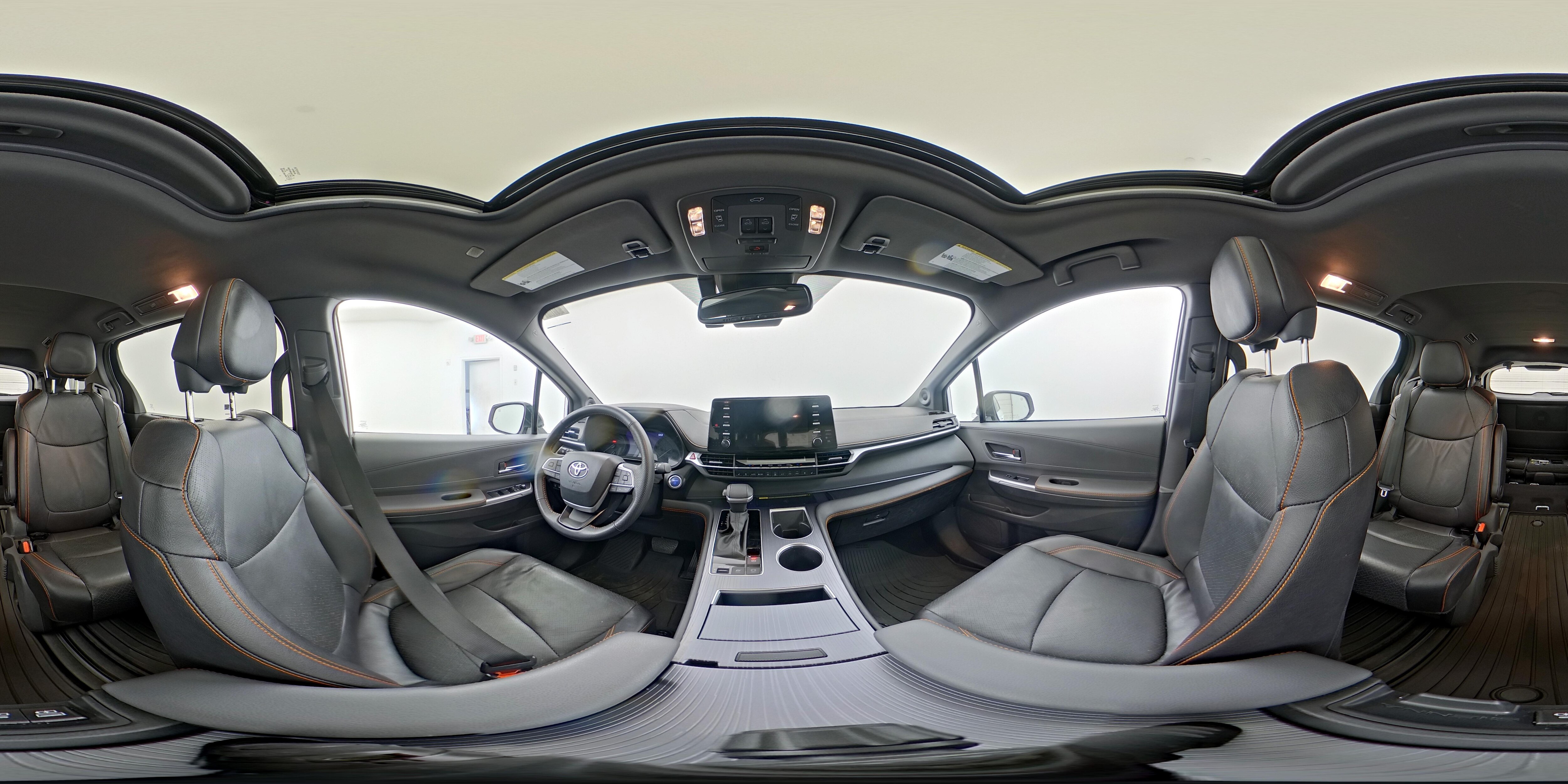 2024 Toyota Sienna XSE - Photo 28