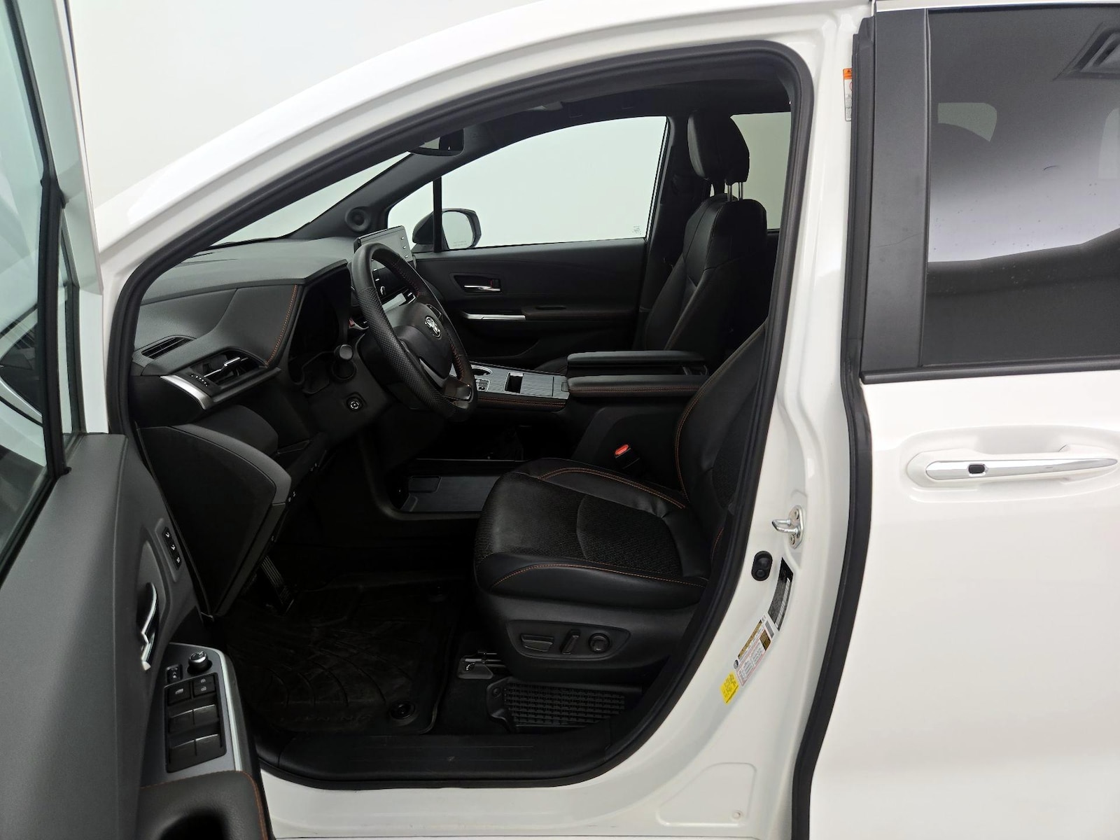 2024 Toyota Sienna XSE - Photo 12