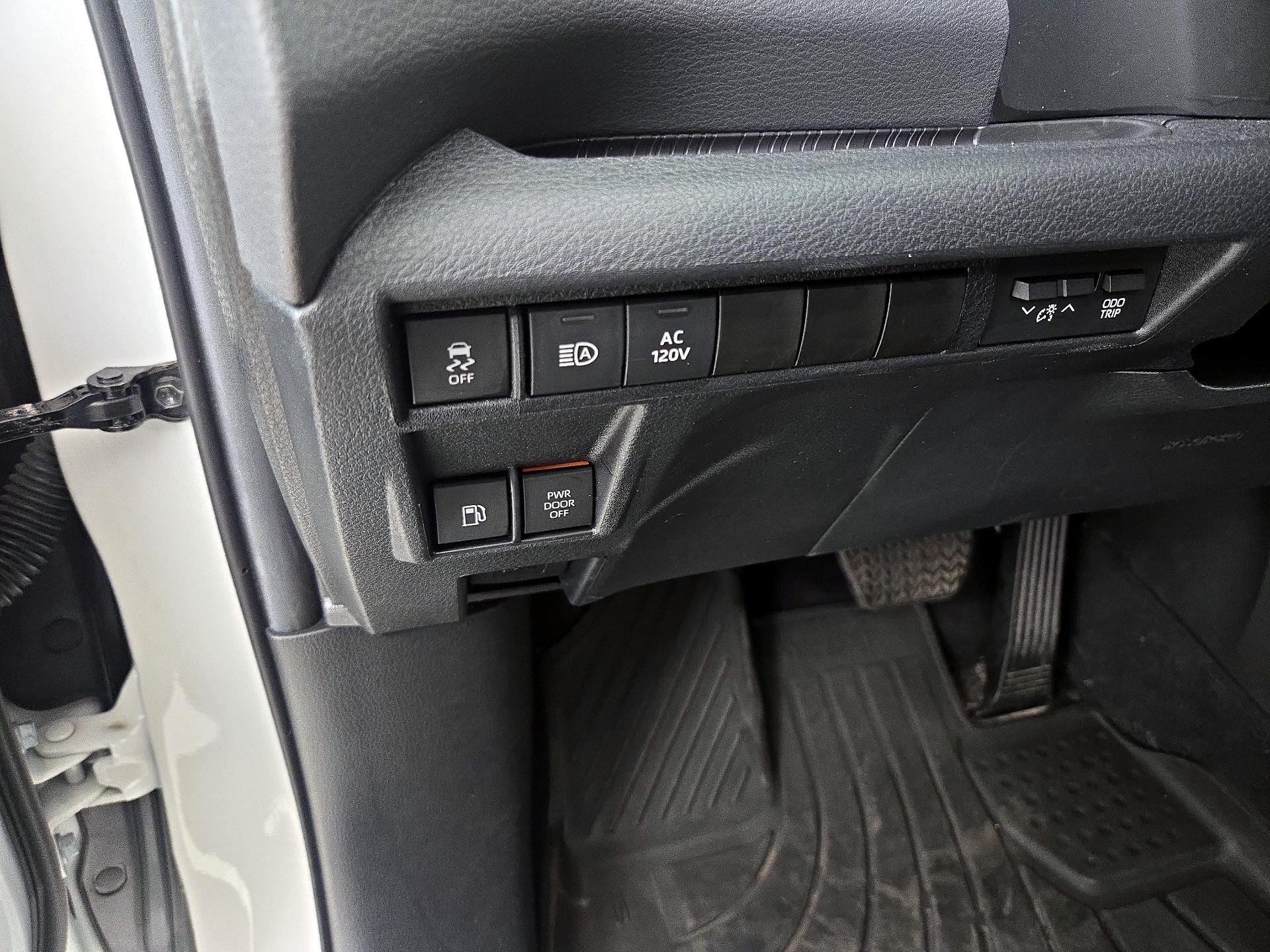Thumbnail: 2024 Toyota Sienna - 13