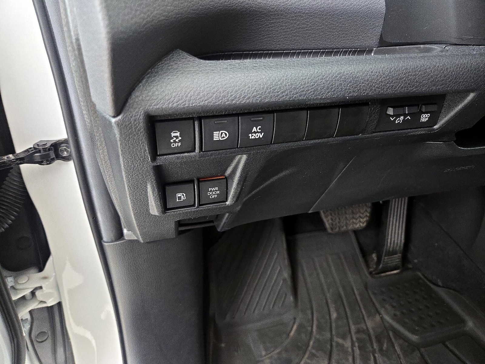 2024 Toyota Sienna XSE - Photo 14
