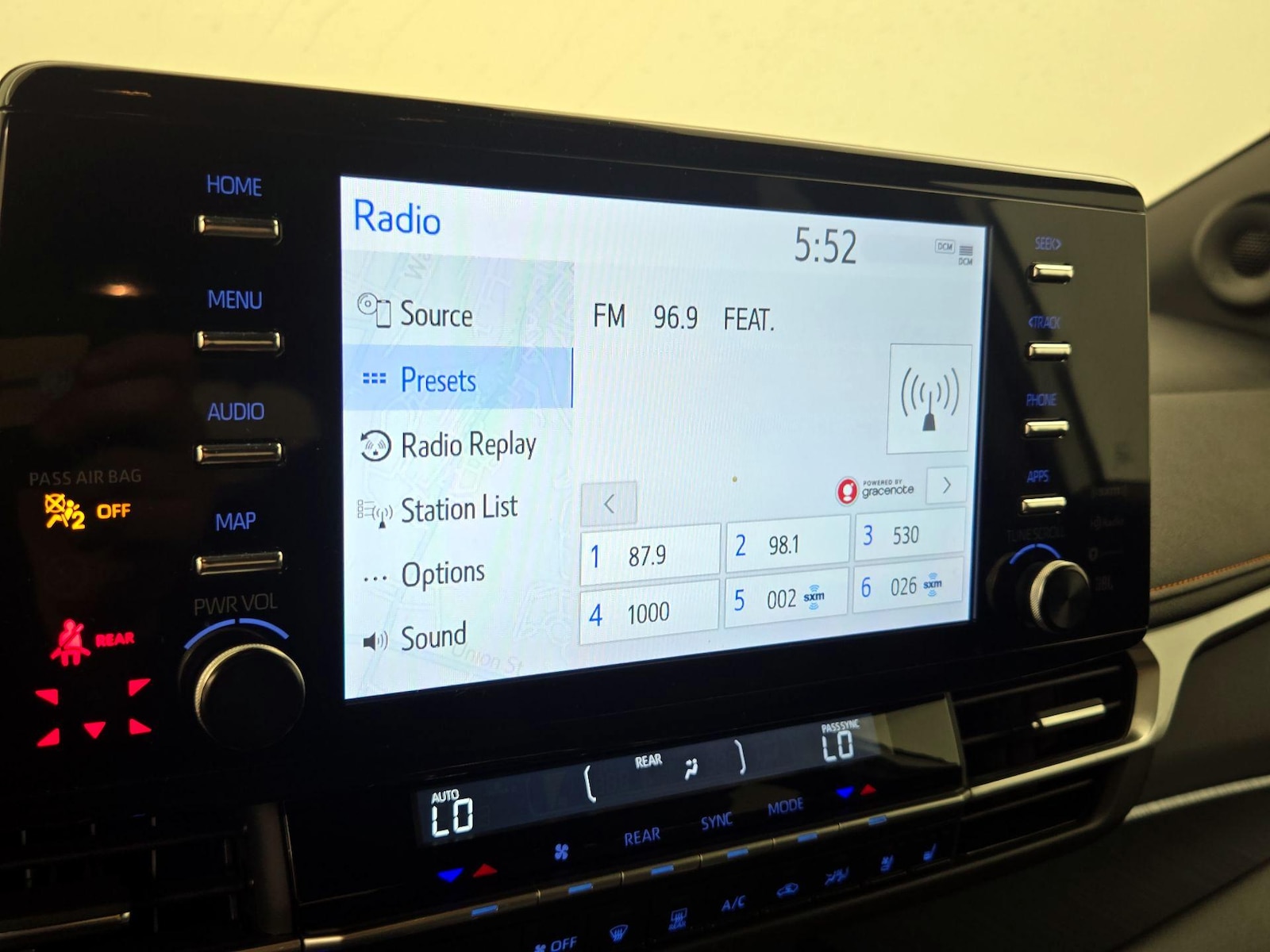 2024 Toyota Sienna XSE - Photo 17