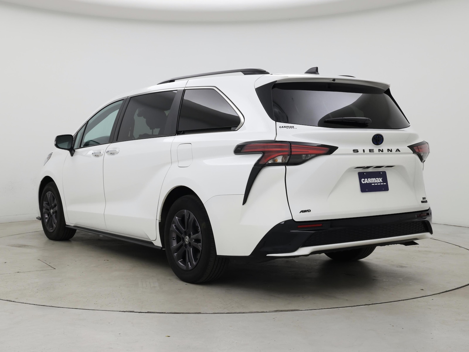 2024 Toyota Sienna XSE - Photo 3