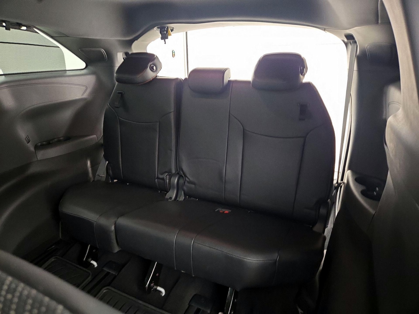 2024 Toyota Sienna XSE - Photo 23