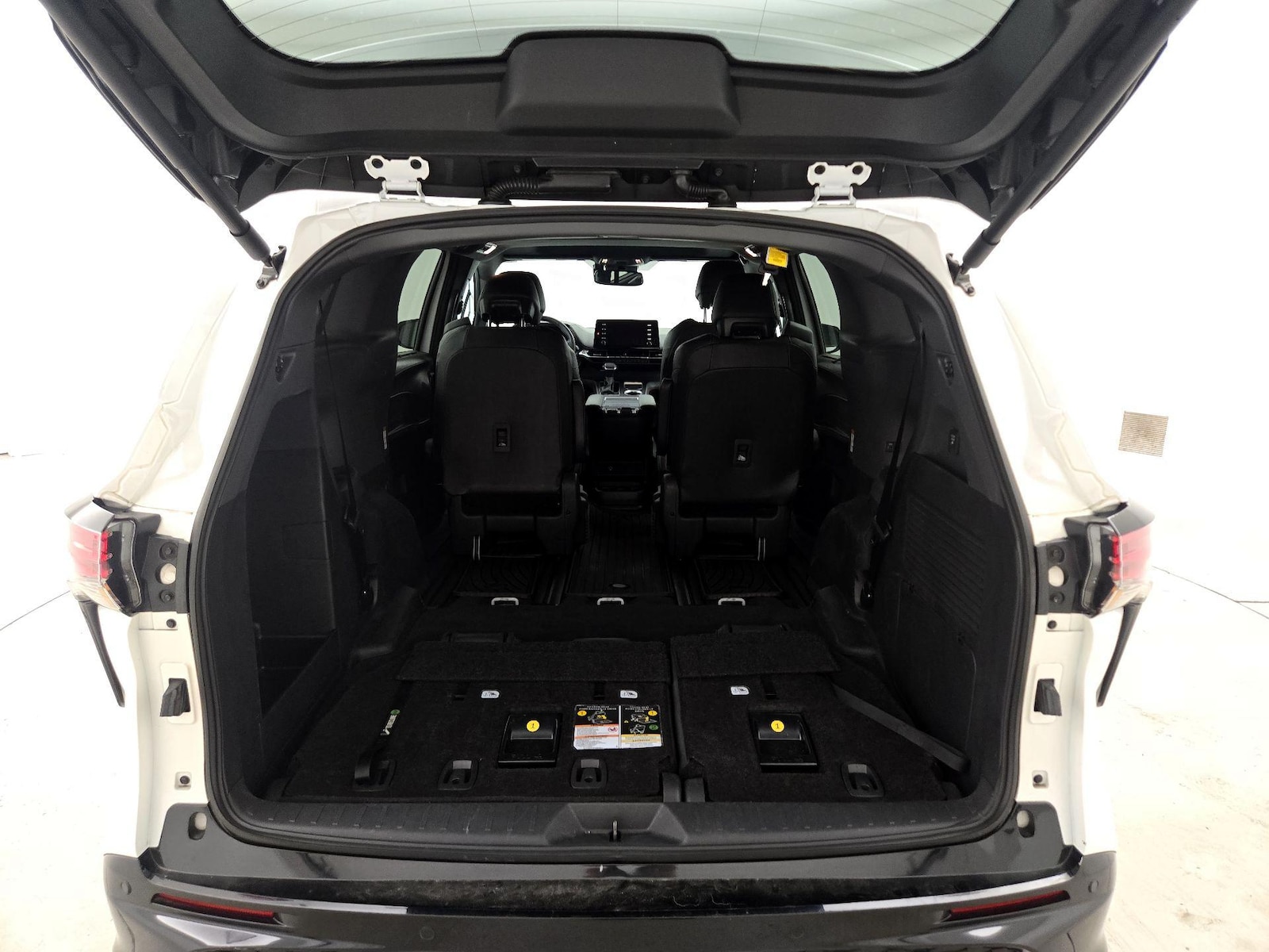 2024 Toyota Sienna XSE - Photo 25