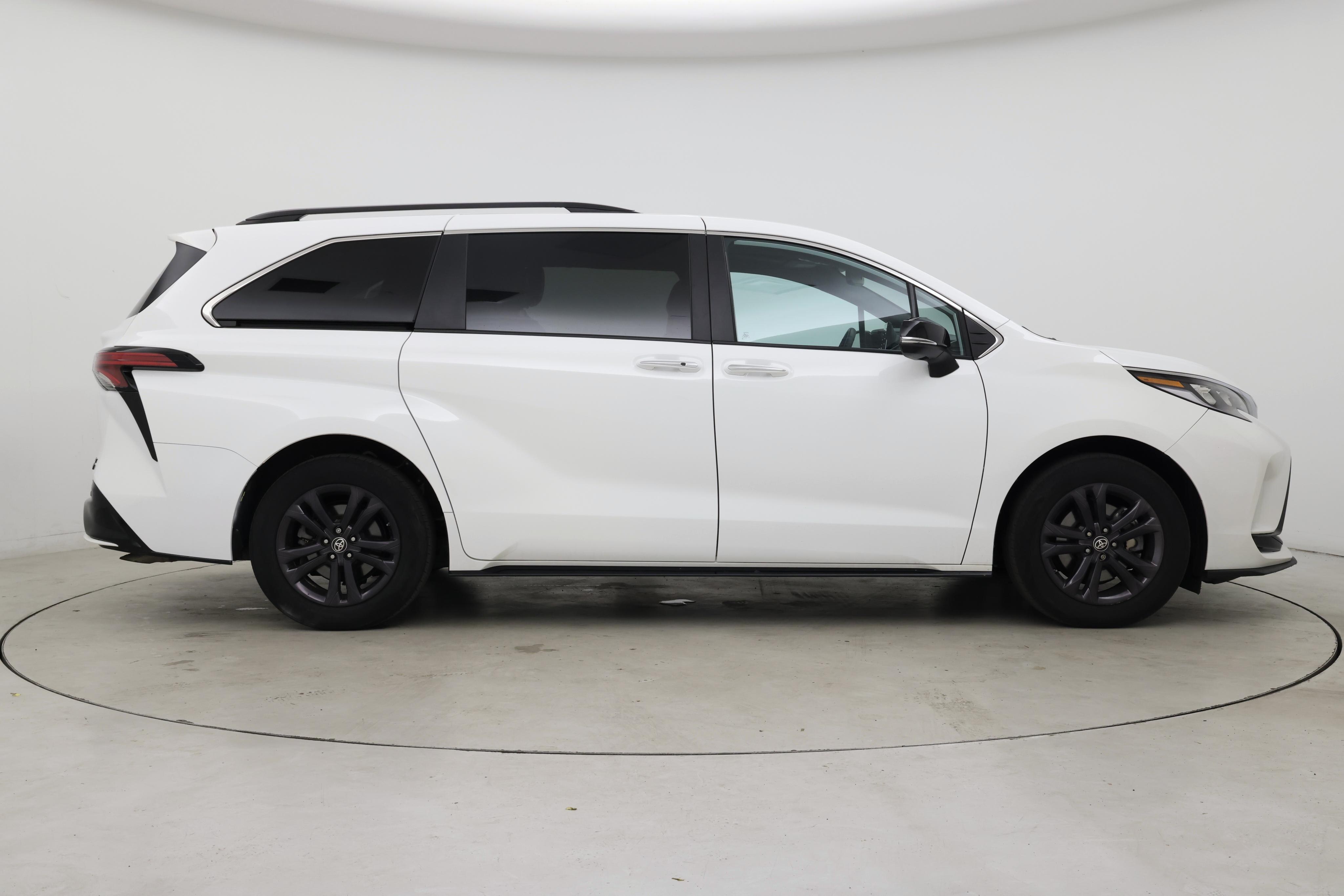 Thumbnail: 2024 Toyota Sienna - 7
