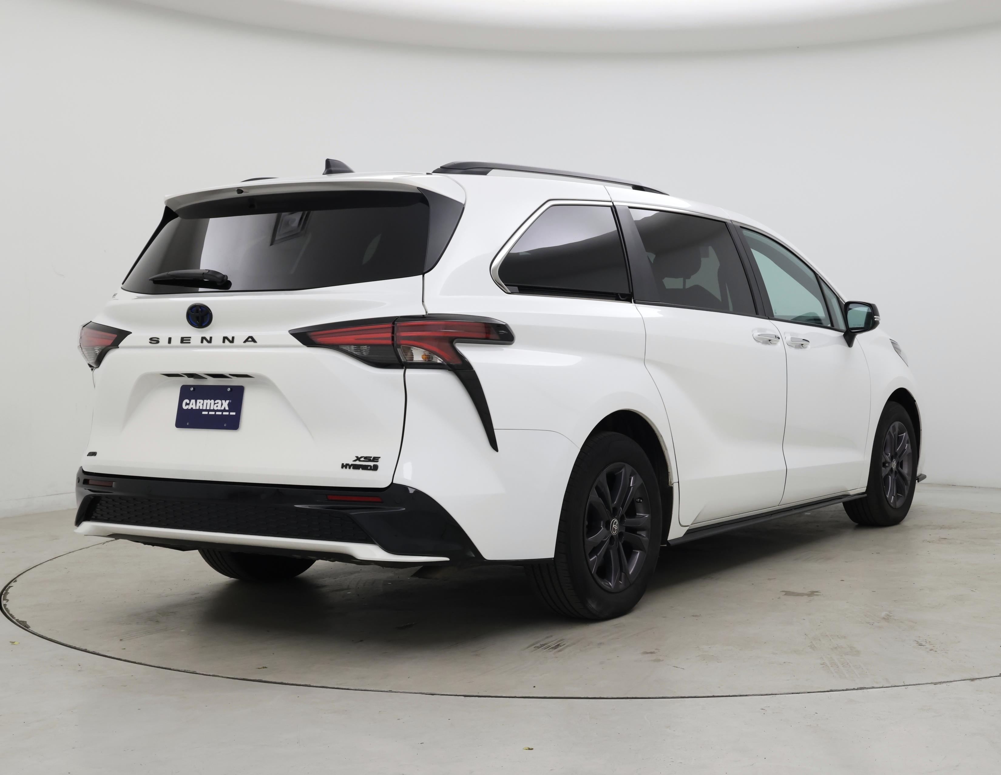 Thumbnail: 2024 Toyota Sienna - 8