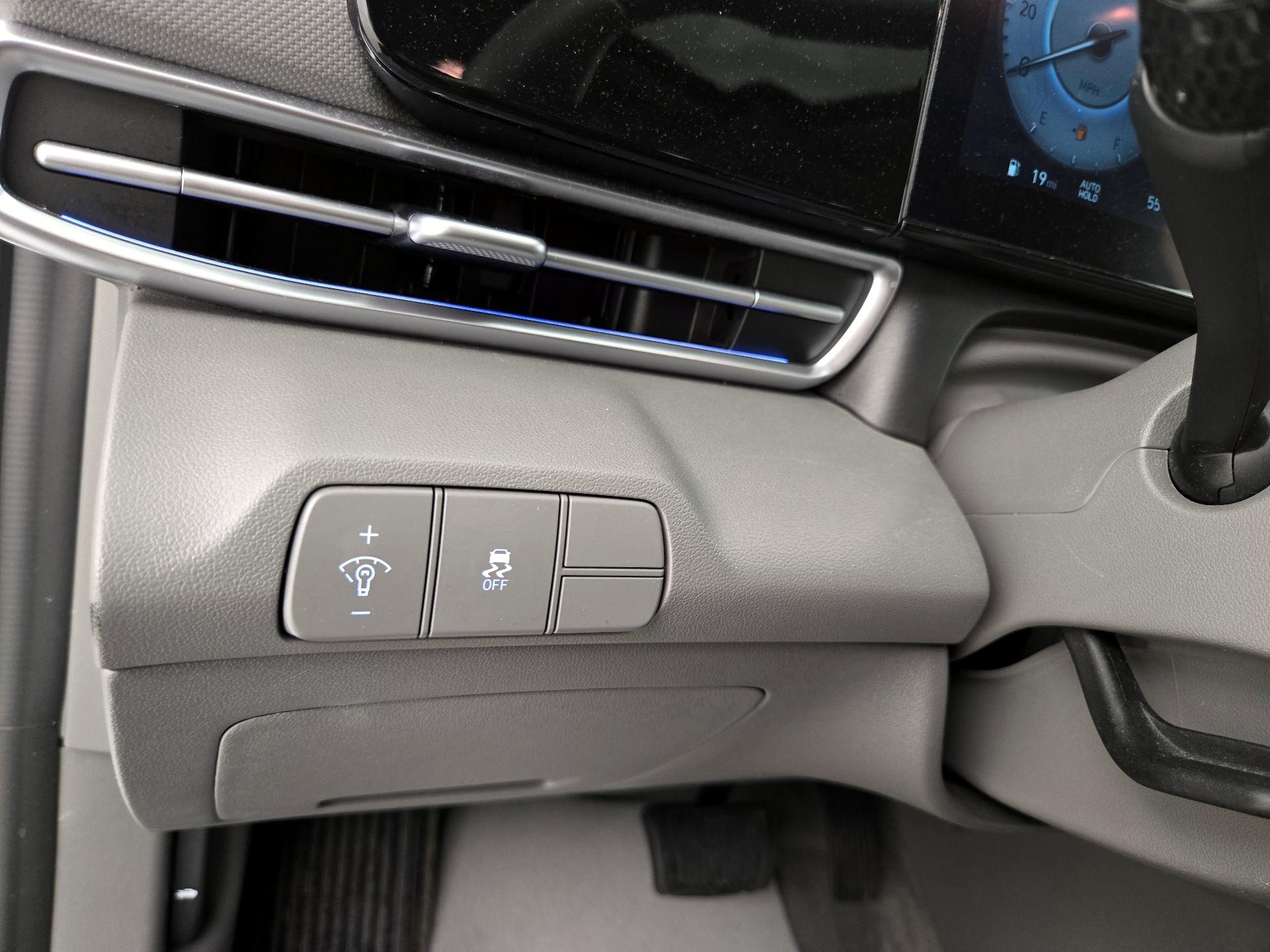 Thumbnail: 2024 Hyundai Elantra - 13