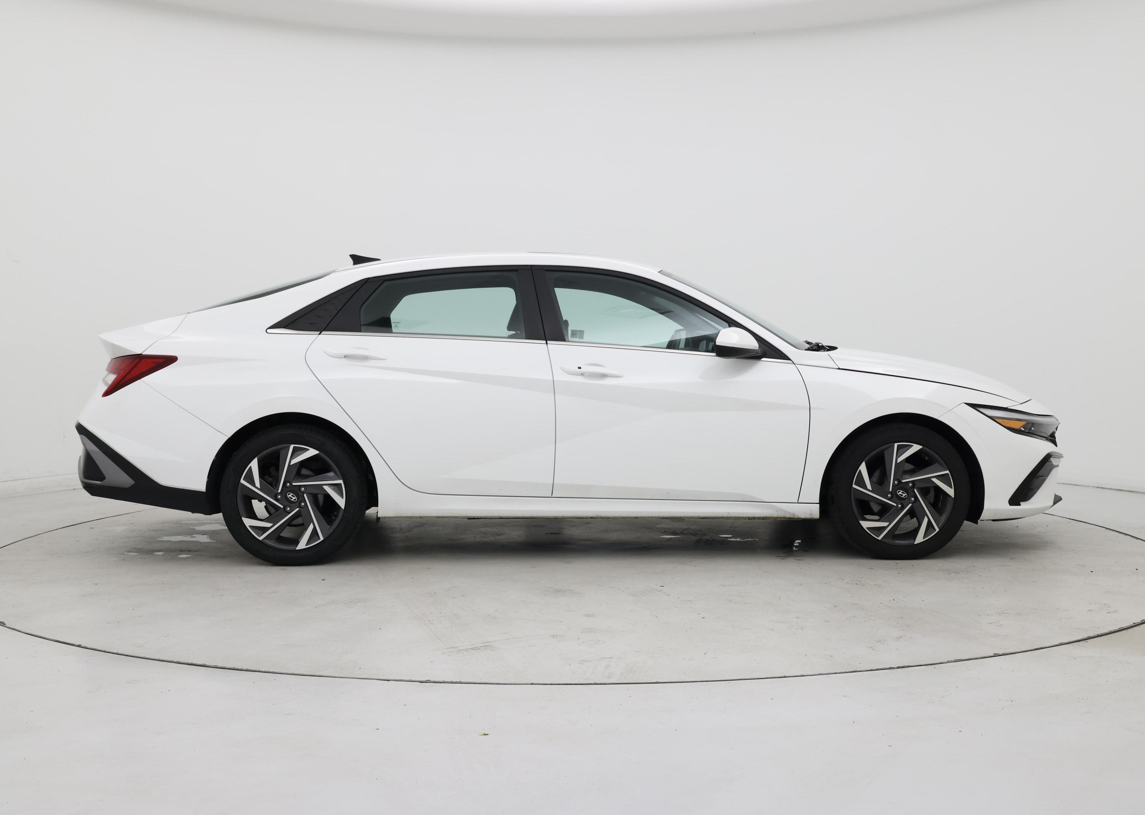 Thumbnail: 2024 Hyundai Elantra - 7
