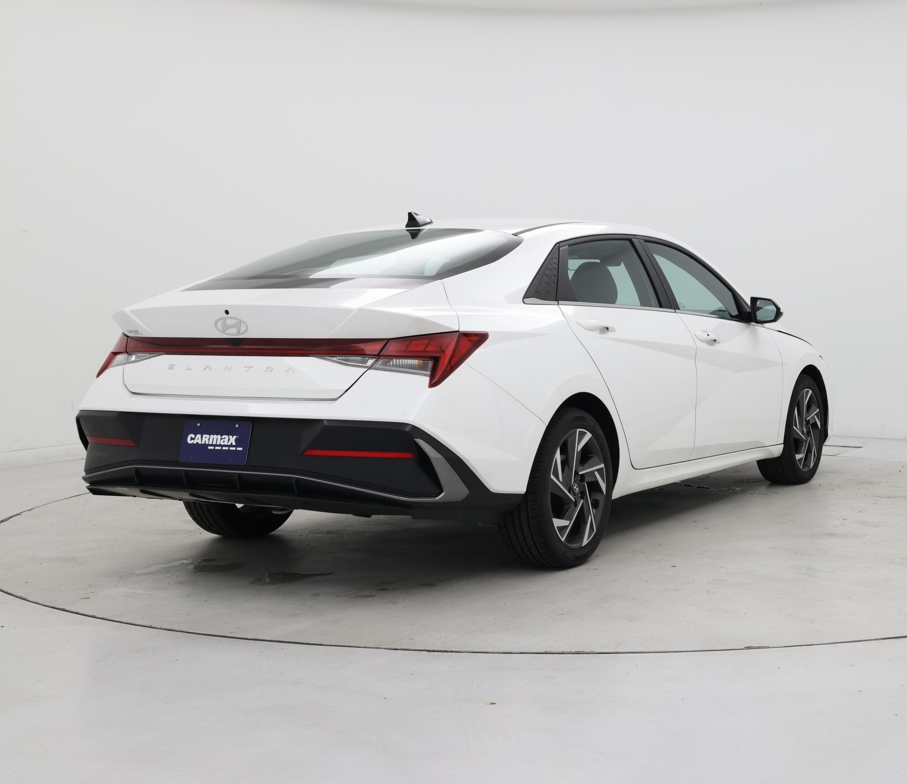 Thumbnail: 2024 Hyundai Elantra - 8