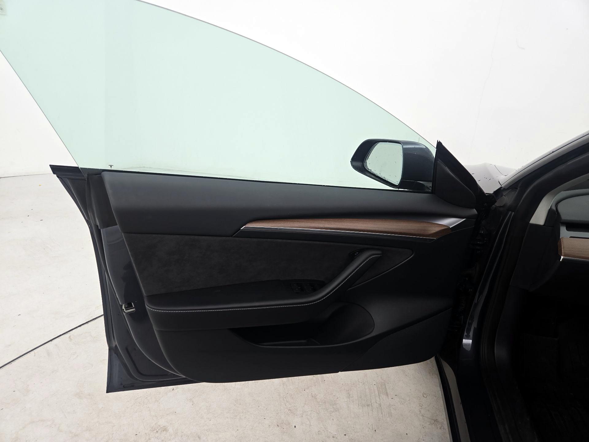 Thumbnail: 2023 Tesla Model 3 - 12