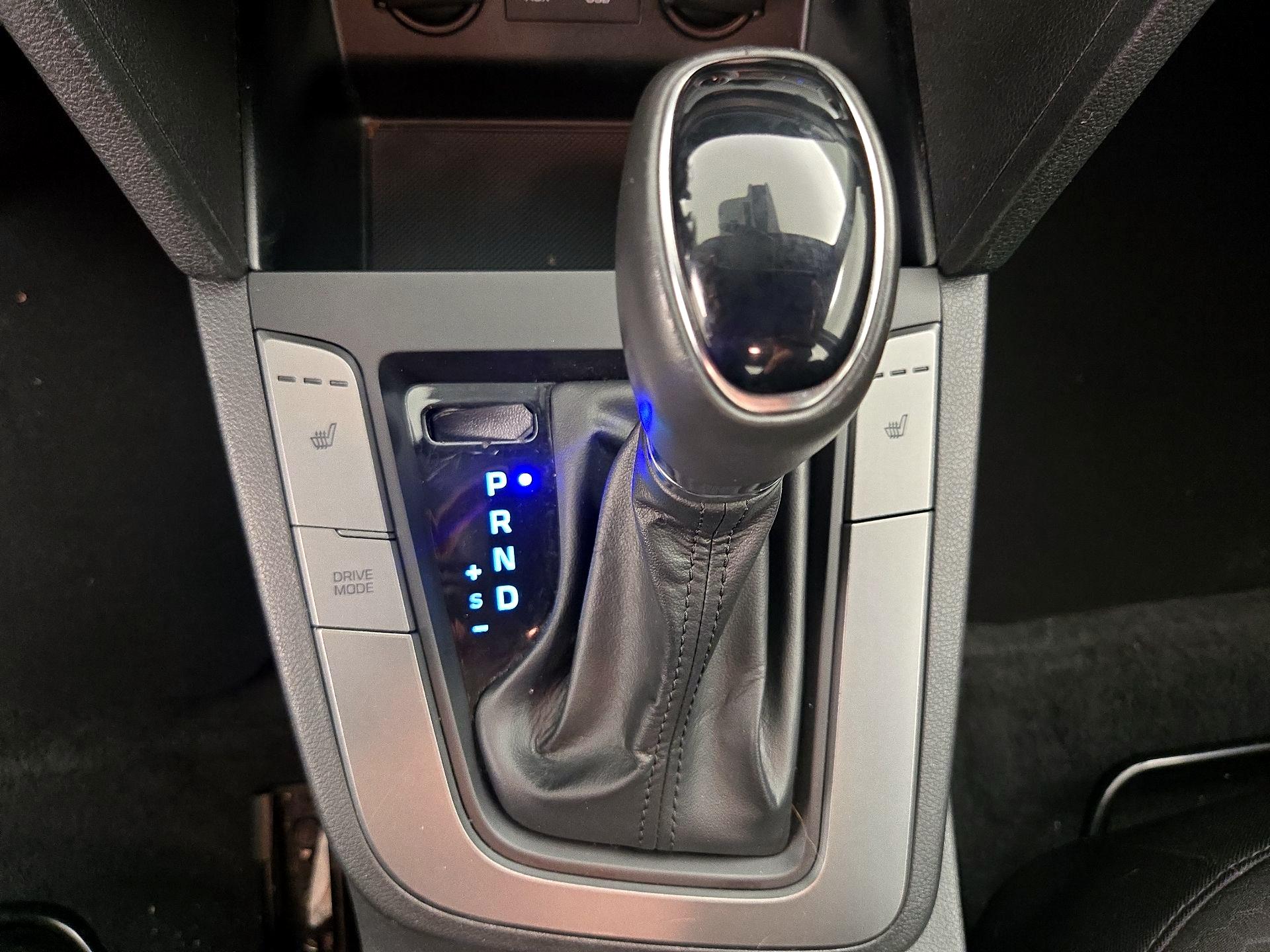 Thumbnail: 2020 Hyundai Elantra - 17
