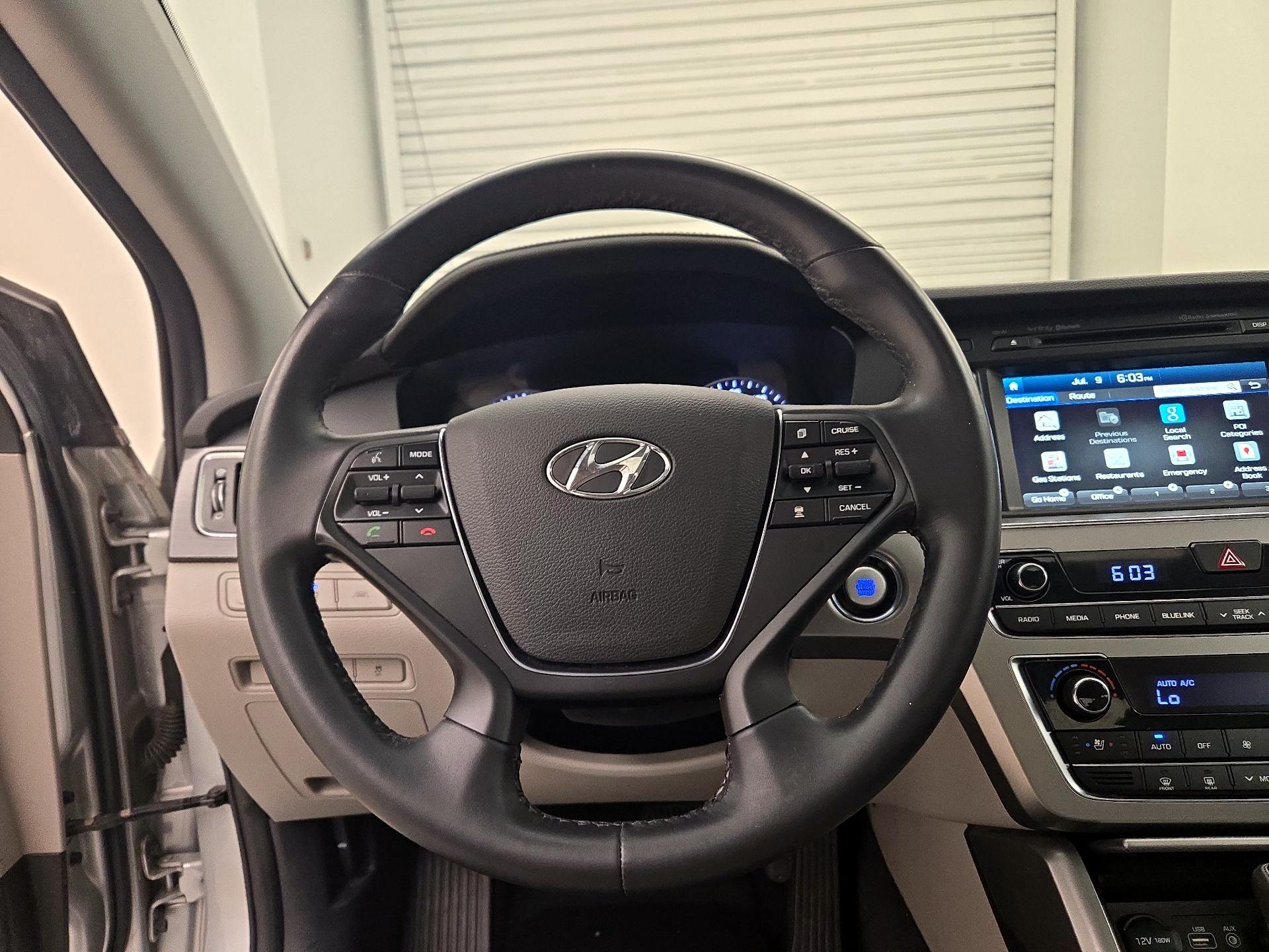 Thumbnail: 2017 Hyundai Sonata - 10