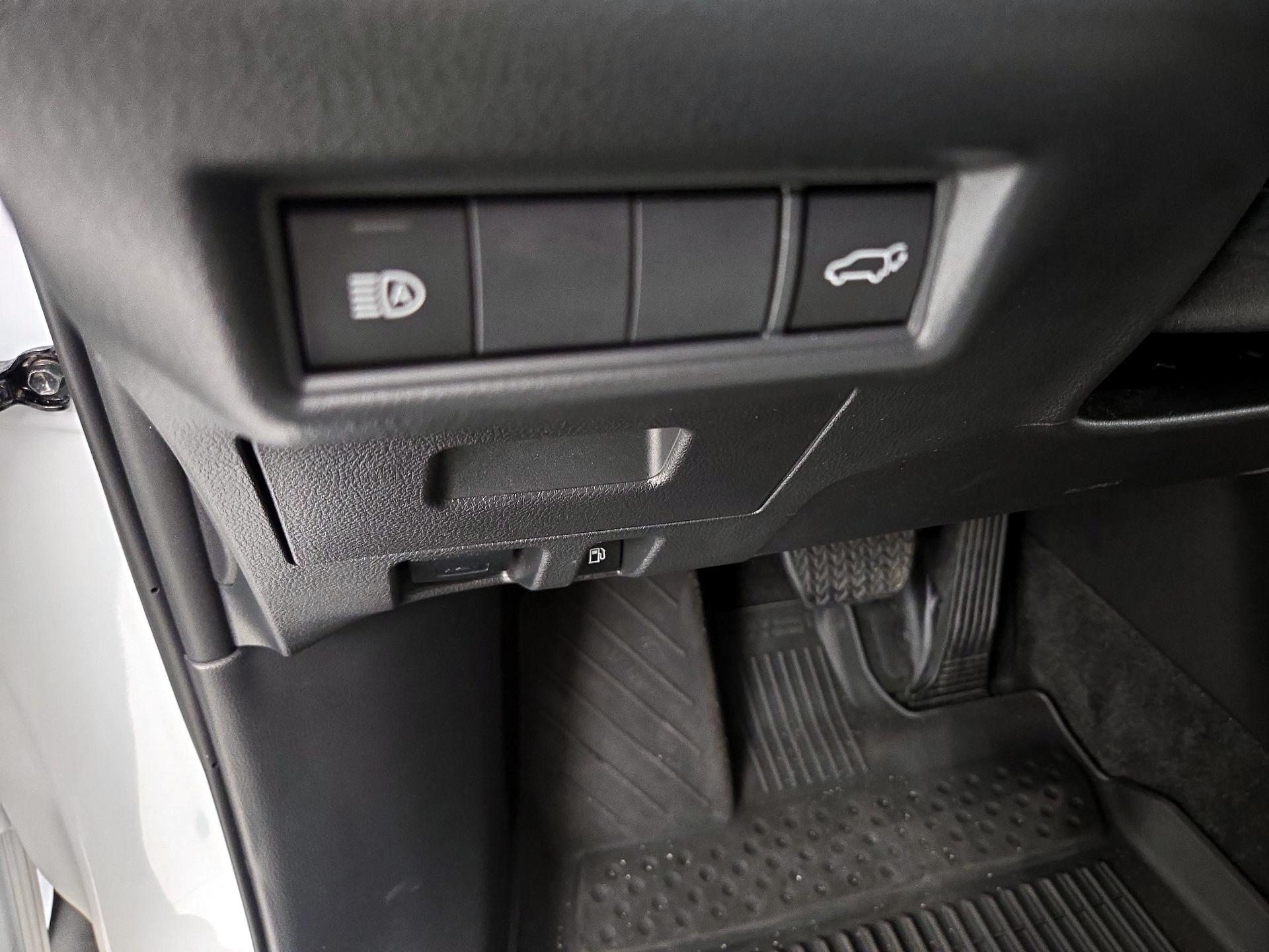 Thumbnail: 2025 Toyota Highlander - 13
