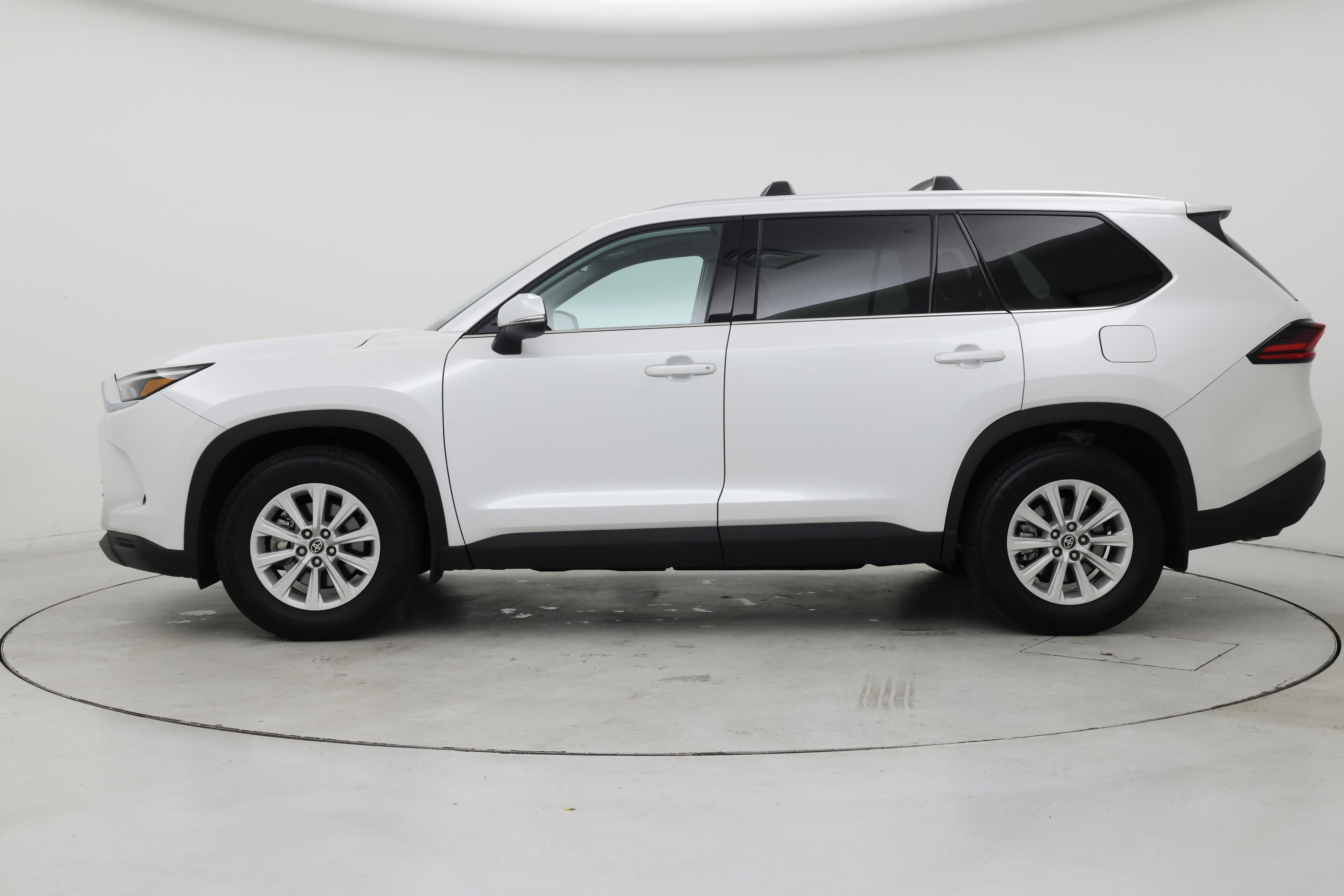 Thumbnail: 2025 Toyota Highlander - 3