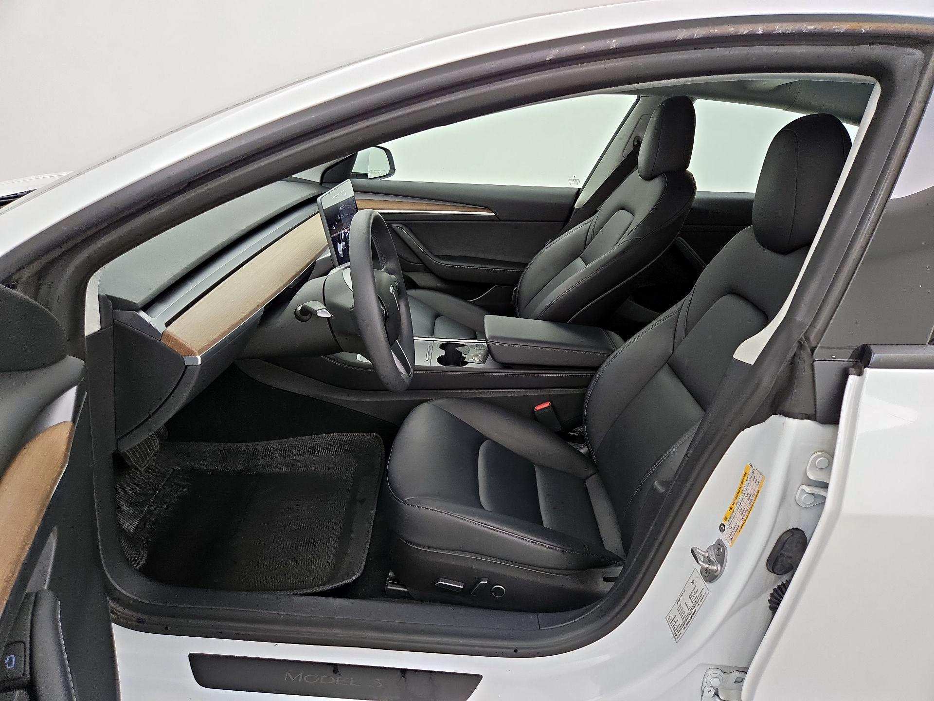 Thumbnail: 2022 Tesla Model 3 - 11