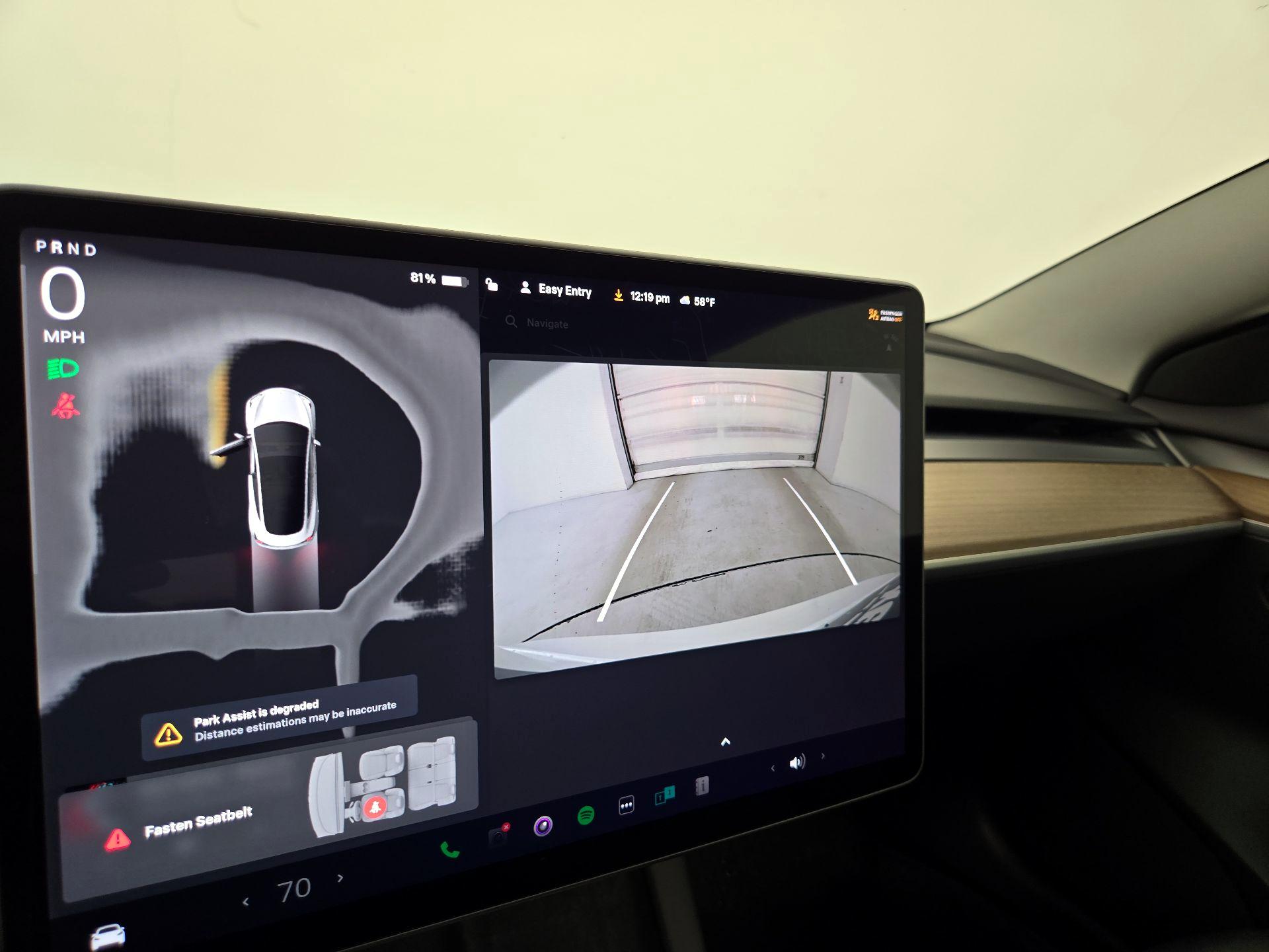 Thumbnail: 2022 Tesla Model 3 - 14