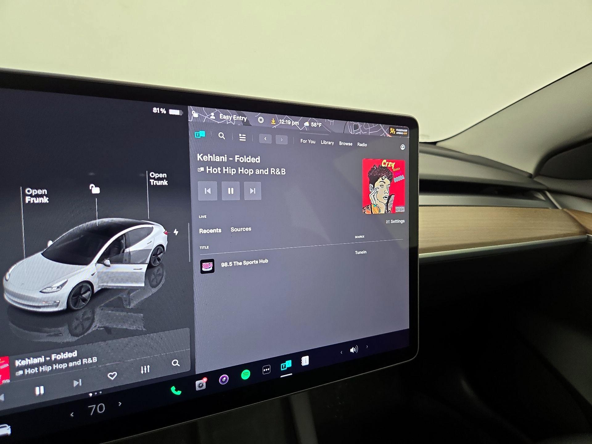 Thumbnail: 2022 Tesla Model 3 - 15