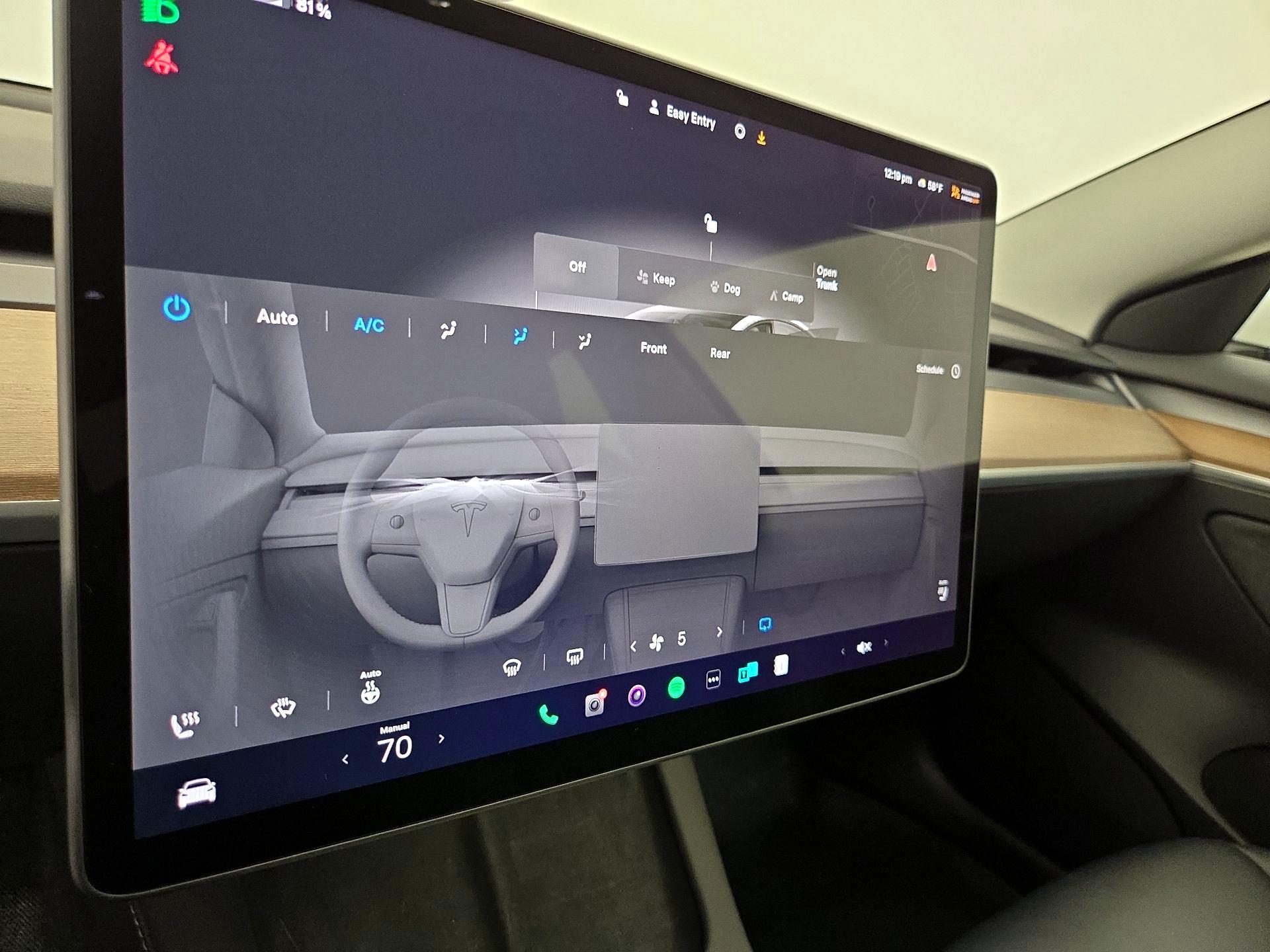 Thumbnail: 2022 Tesla Model 3 - 16