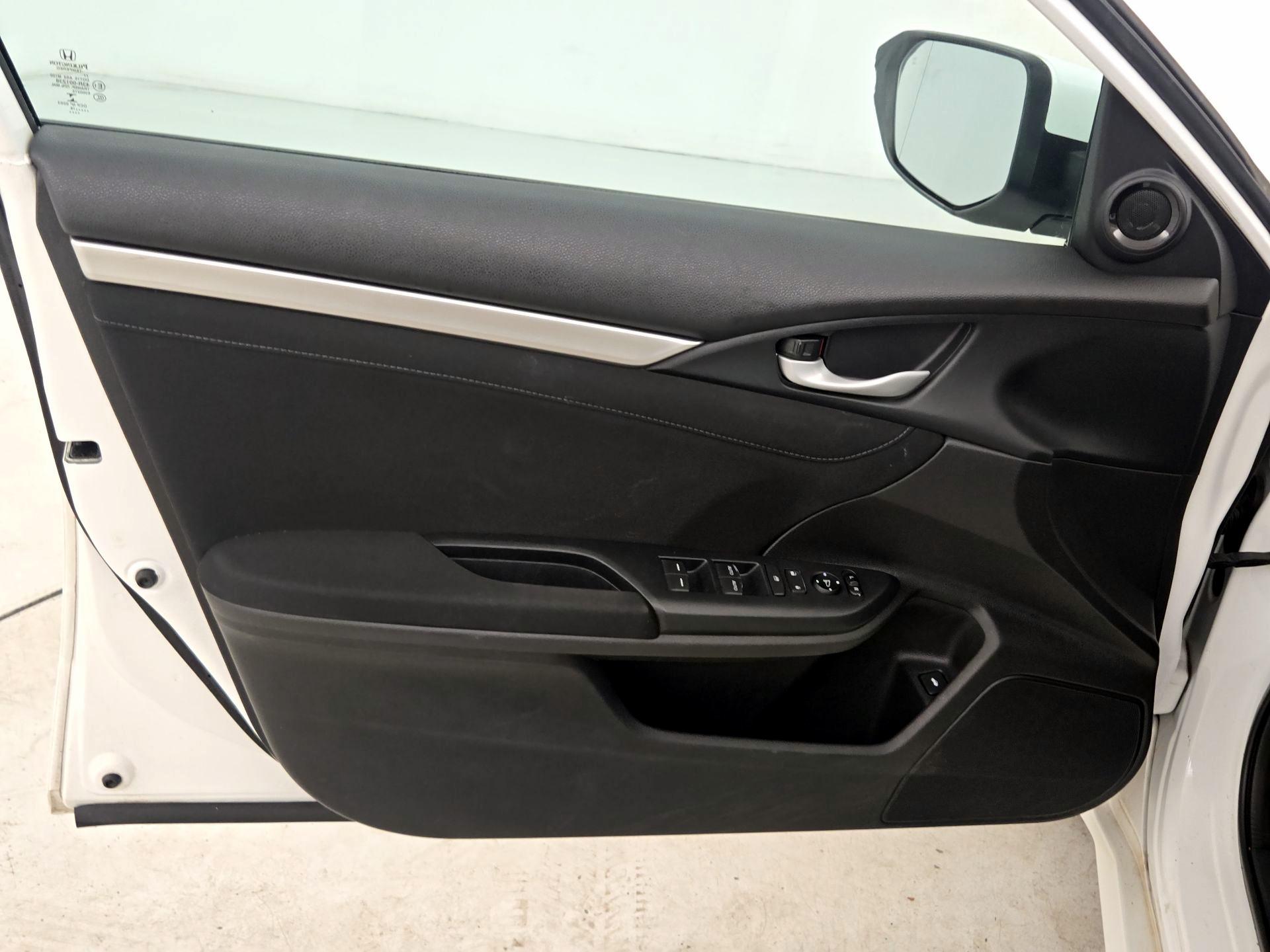 Thumbnail: 2016 Honda Civic - 12
