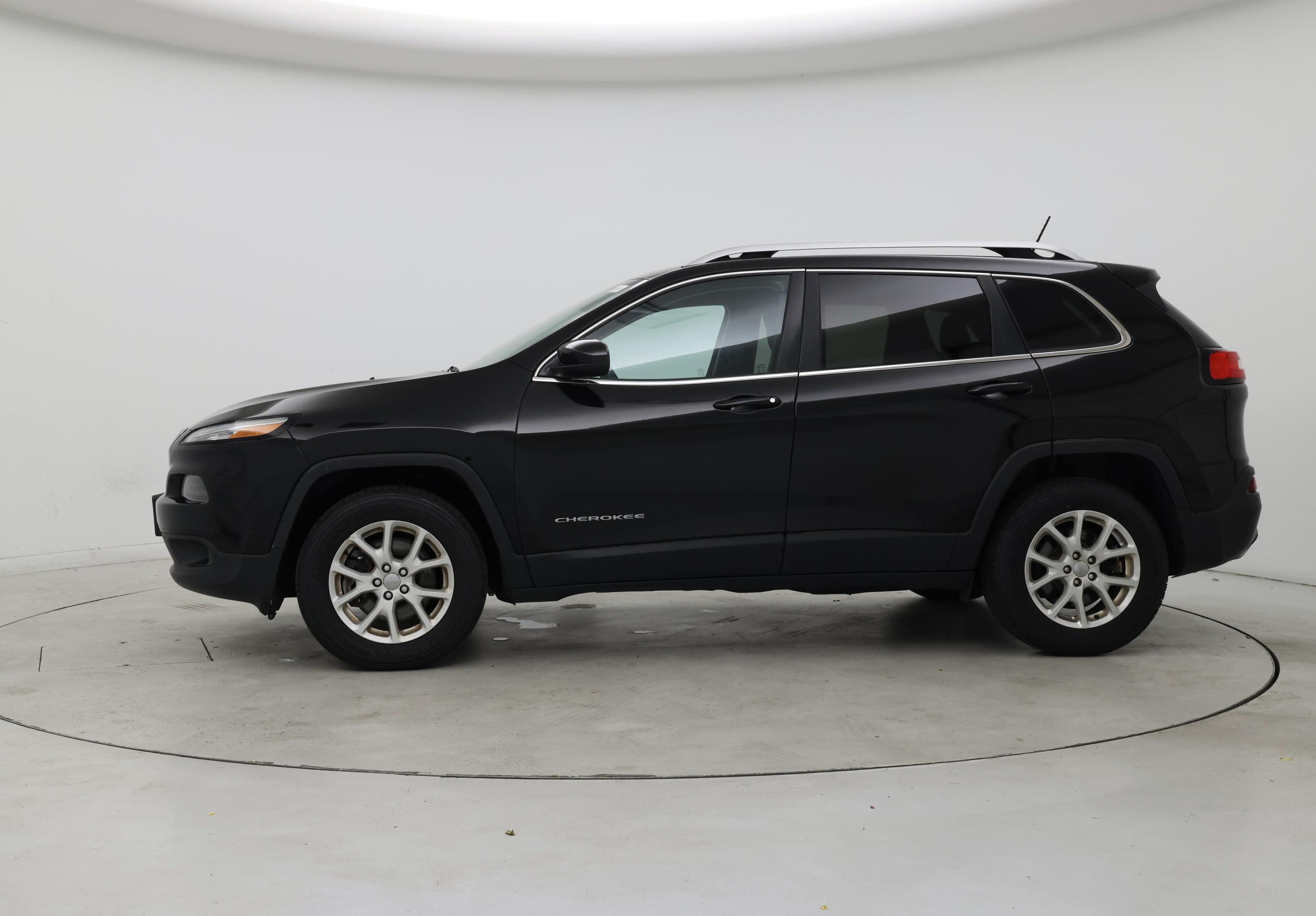 Thumbnail: 2017 Jeep Cherokee - 3