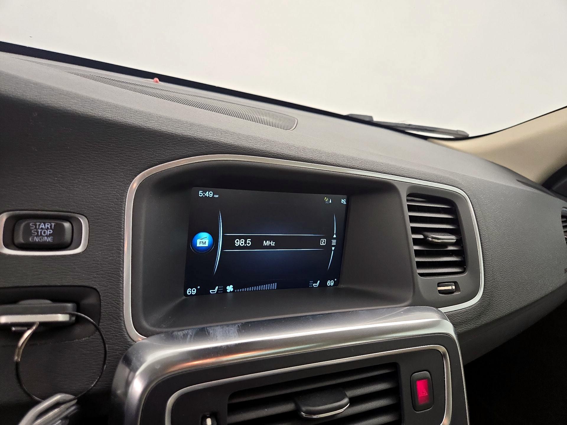 Thumbnail: 2017 Volvo S60 - 15