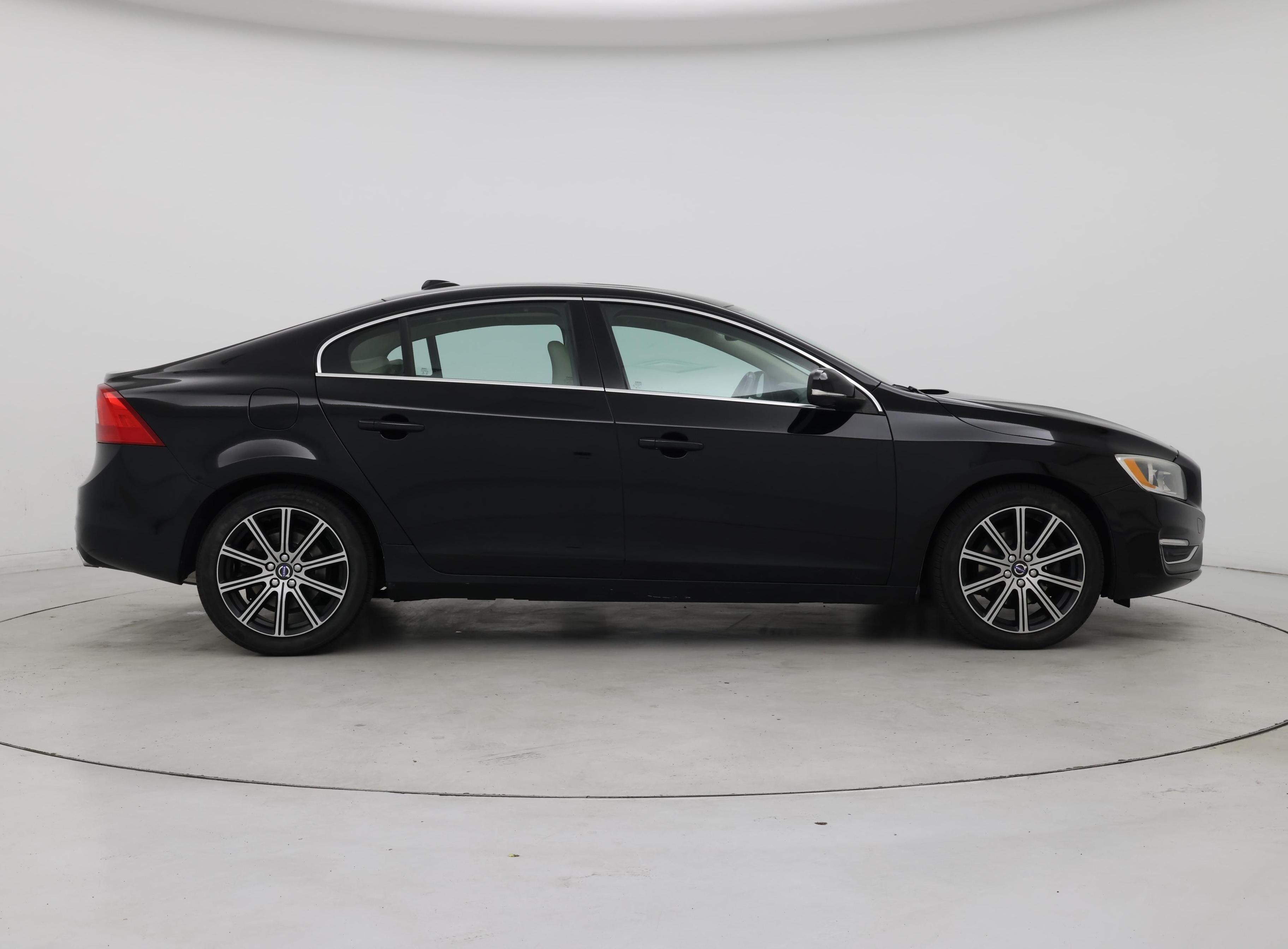 Thumbnail: 2017 Volvo S60 - 7