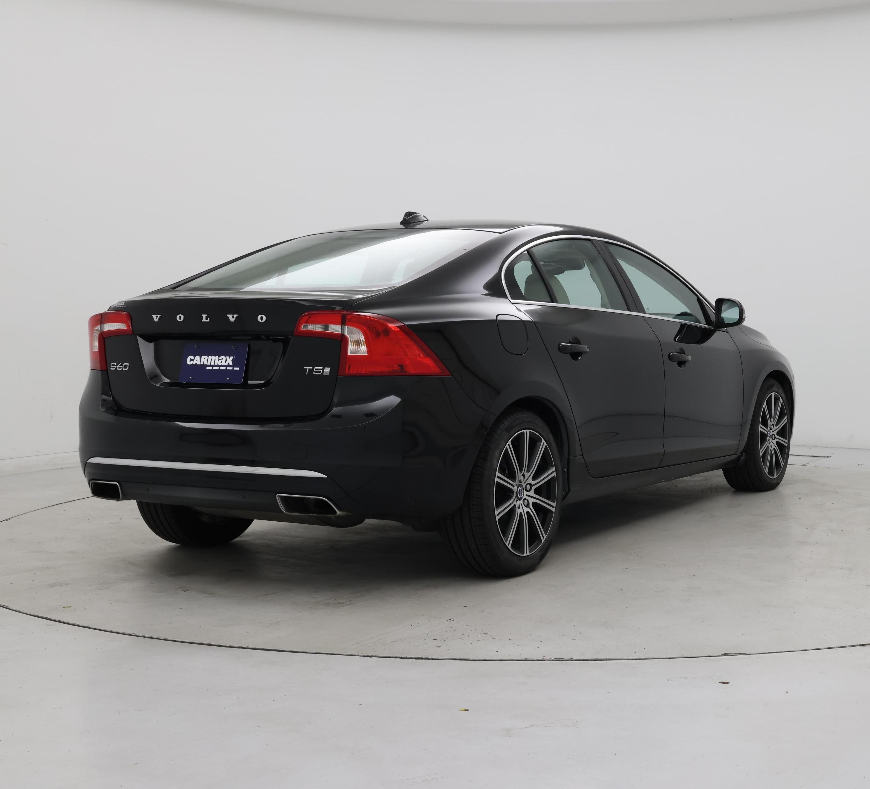 Thumbnail: 2017 Volvo S60 - 8