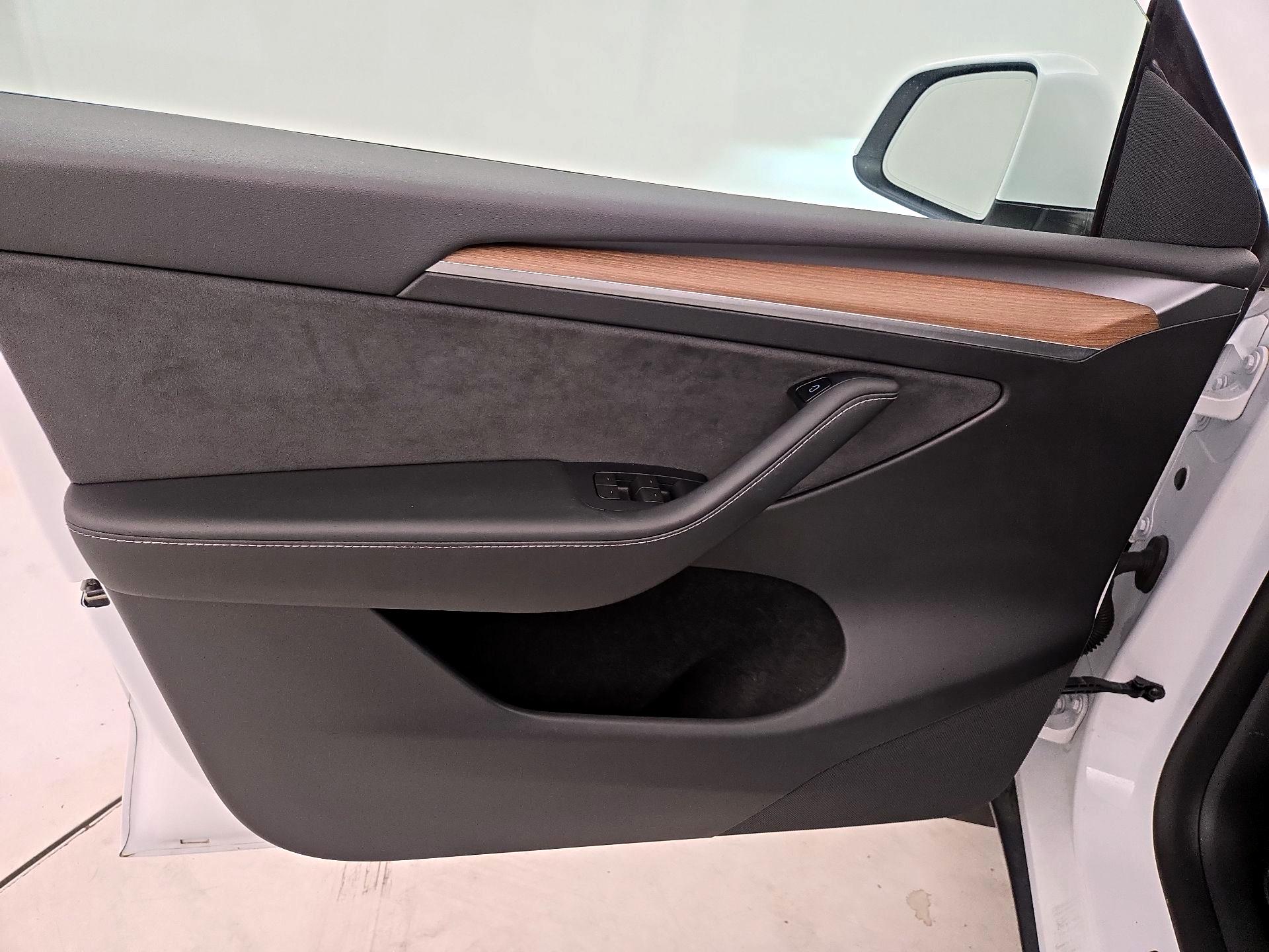 Thumbnail: 2023 Tesla Model Y - 12