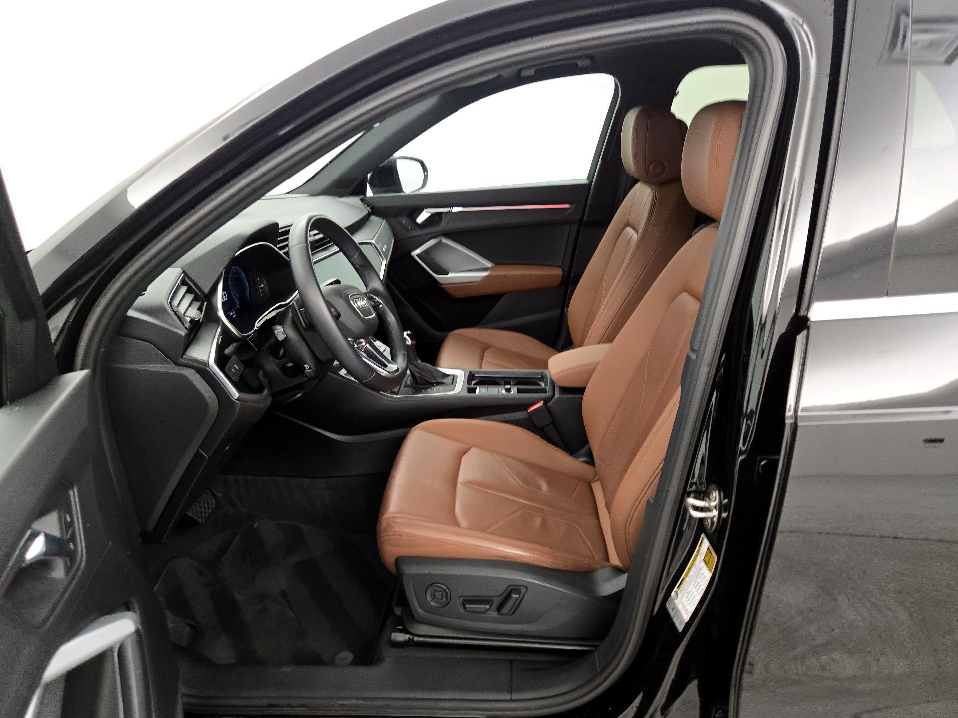 Thumbnail: 2021 Audi Q3 - 11